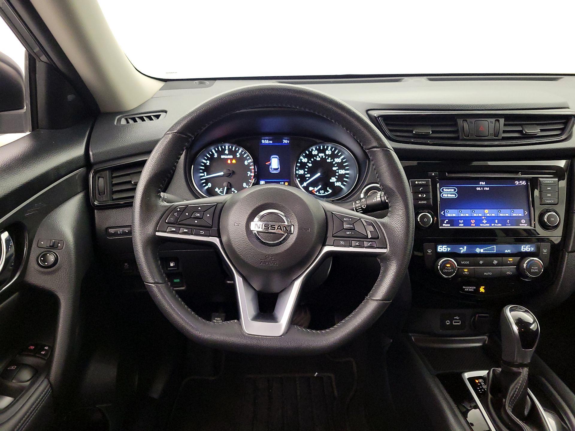 Thumbnail: 2020 Nissan Rogue - 10