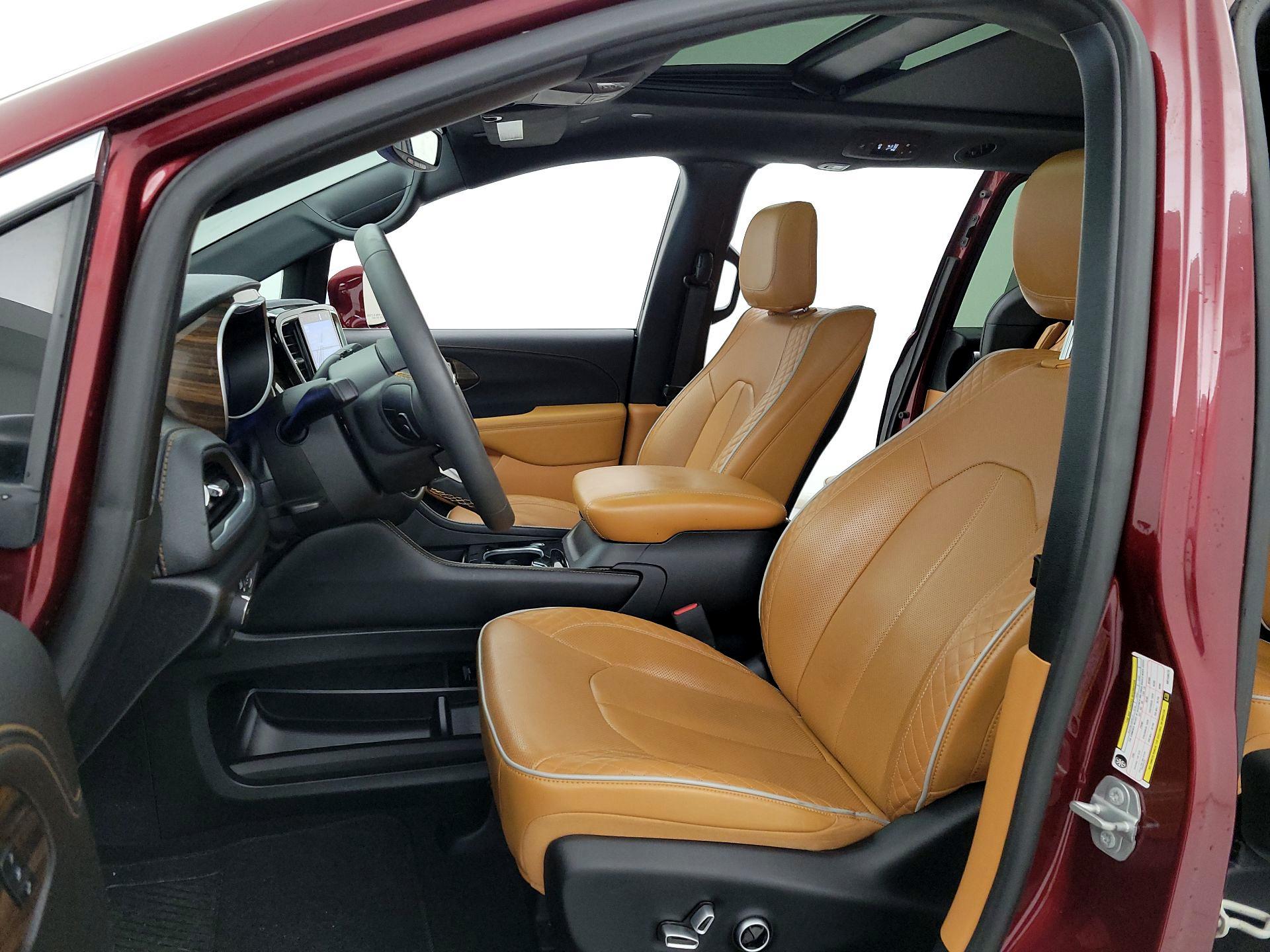 Thumbnail: 2022 Chrysler Pacifica - 11