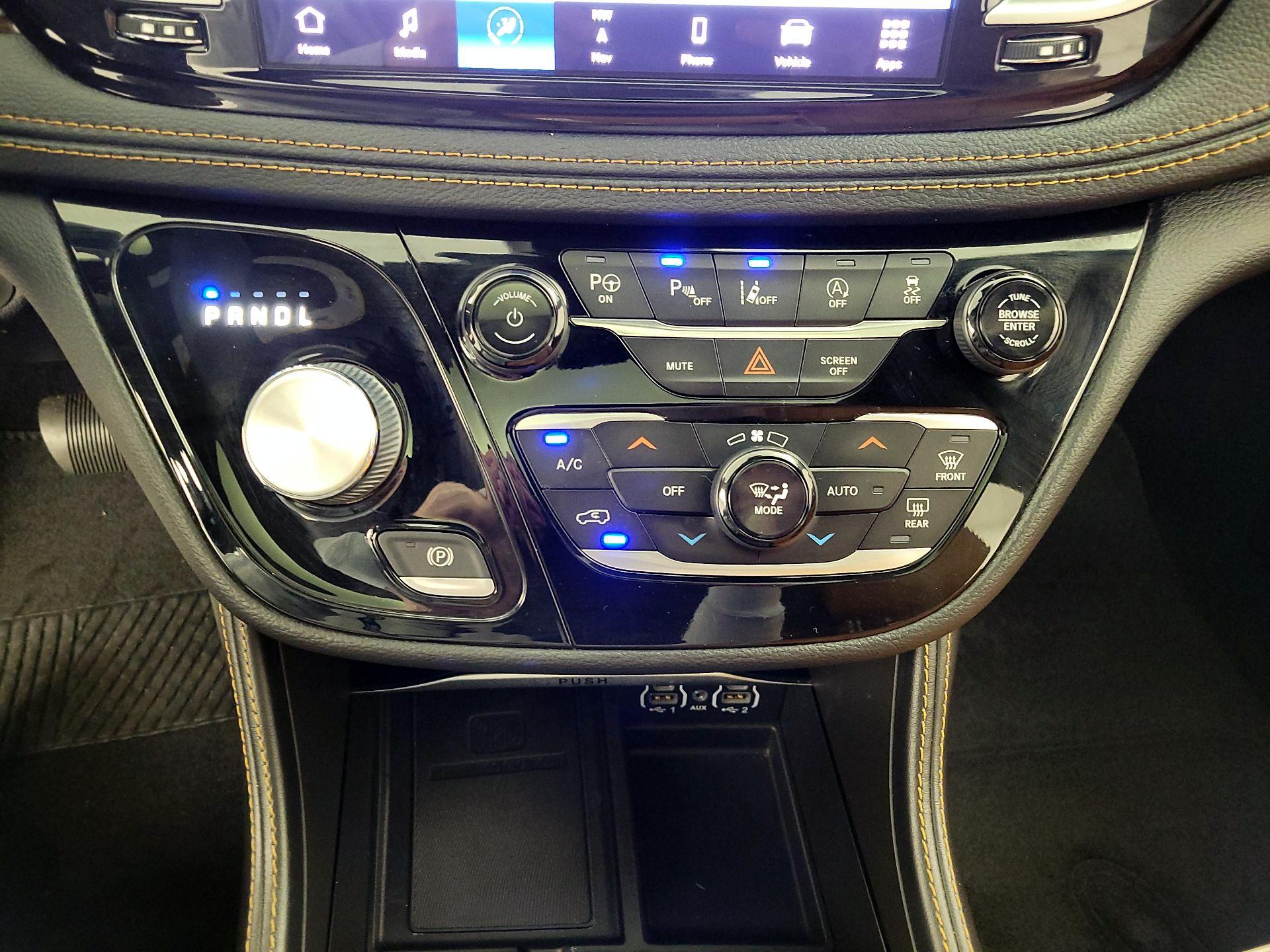 Thumbnail: 2022 Chrysler Pacifica - 18
