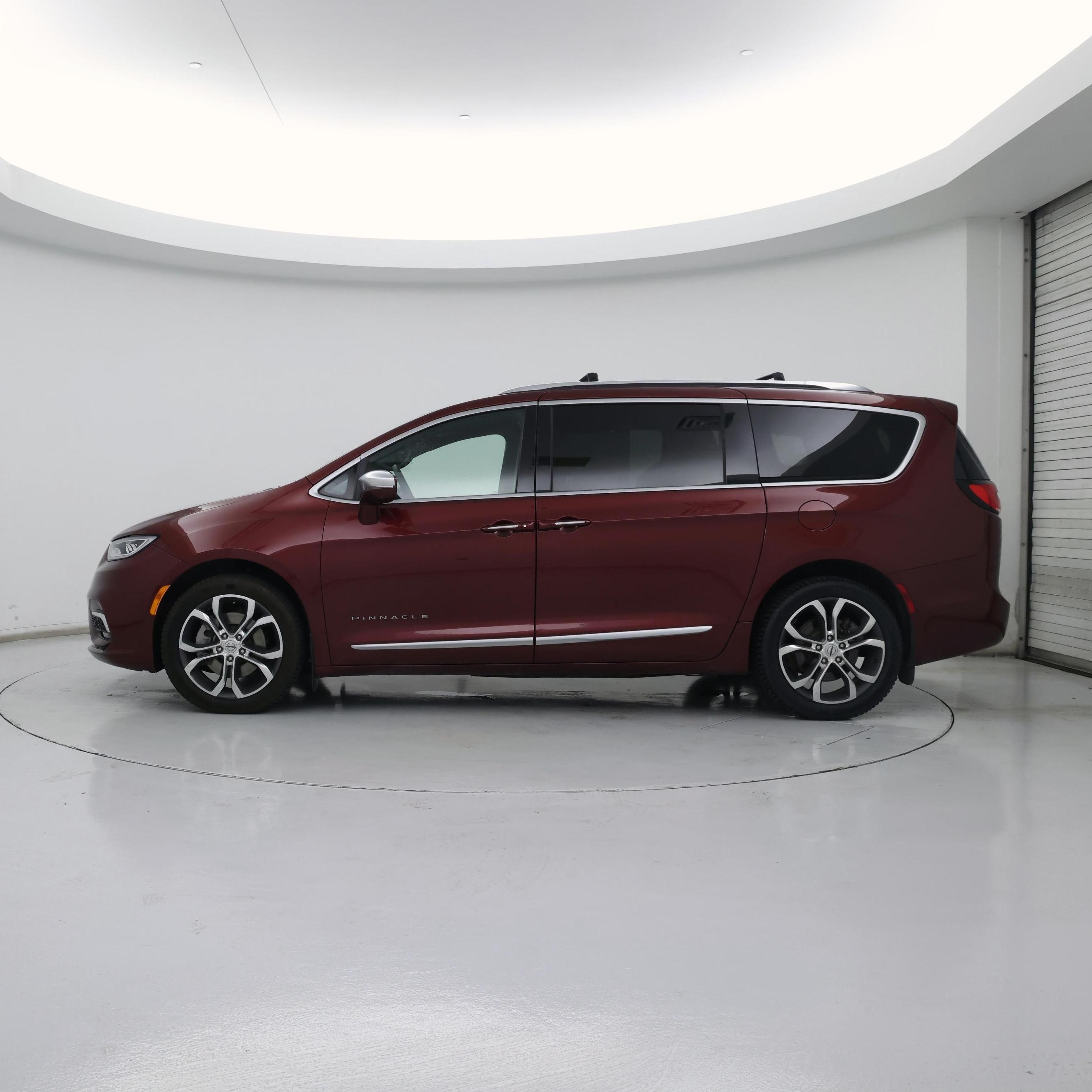 Thumbnail: 2022 Chrysler Pacifica - 3