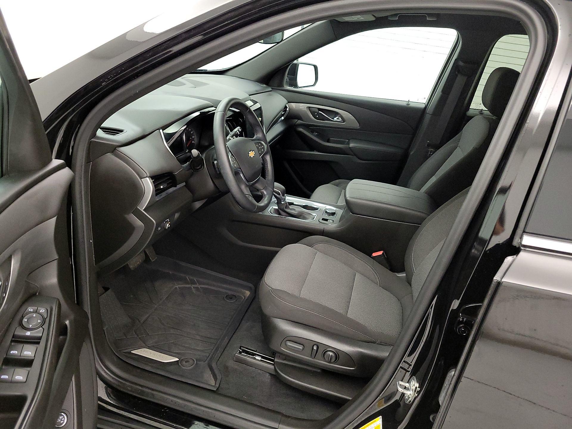 Thumbnail: 2023 Chevrolet Traverse - 11