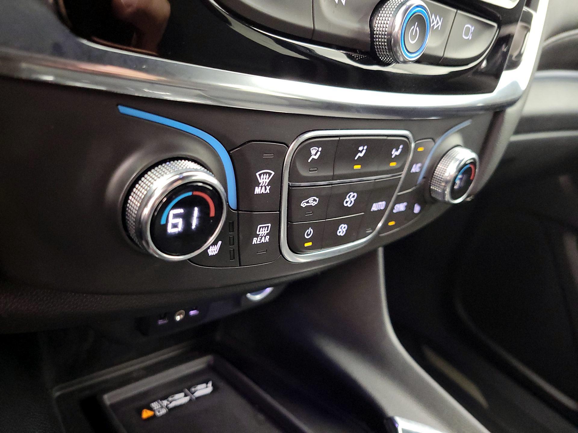 Thumbnail: 2023 Chevrolet Traverse - 16