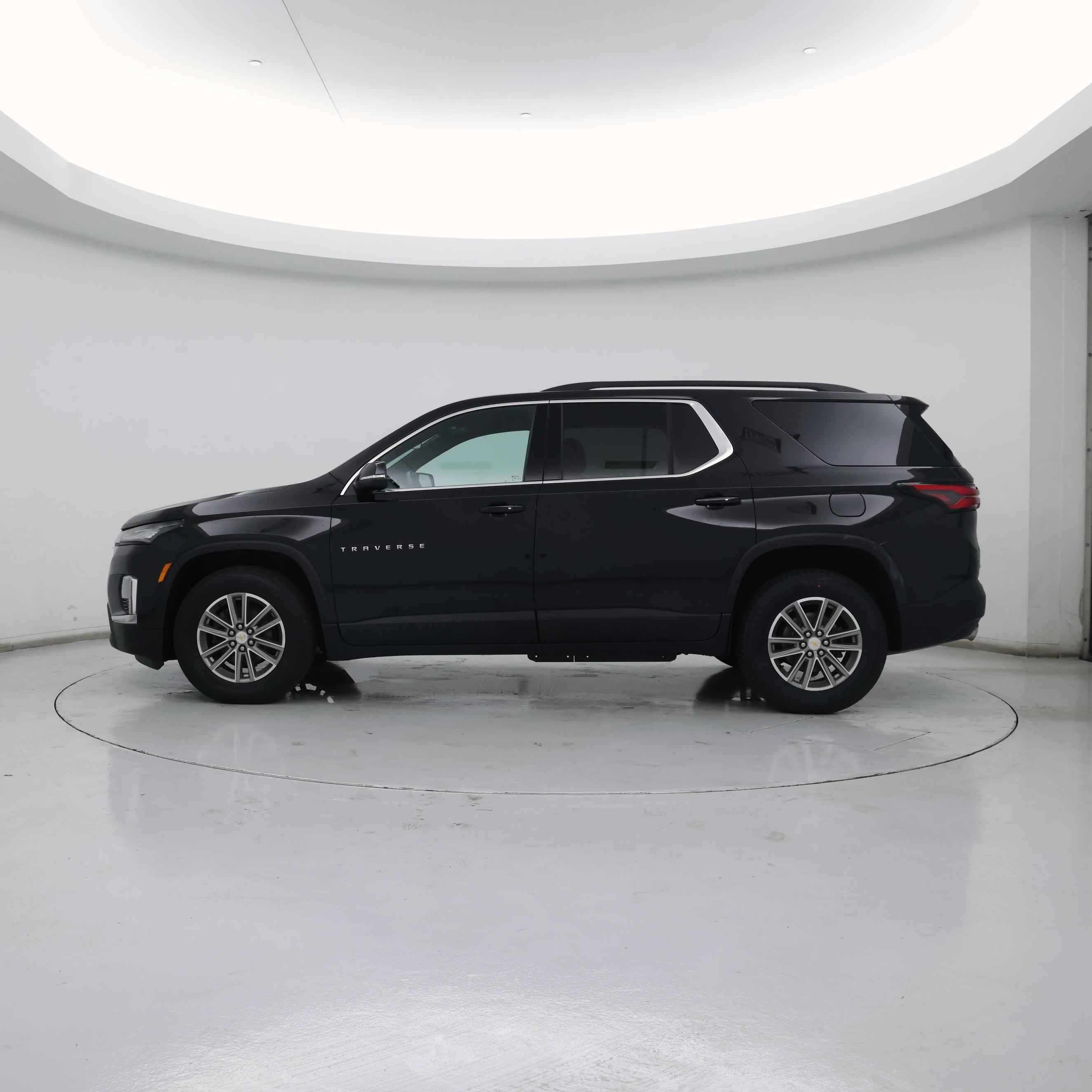 Thumbnail: 2023 Chevrolet Traverse - 3