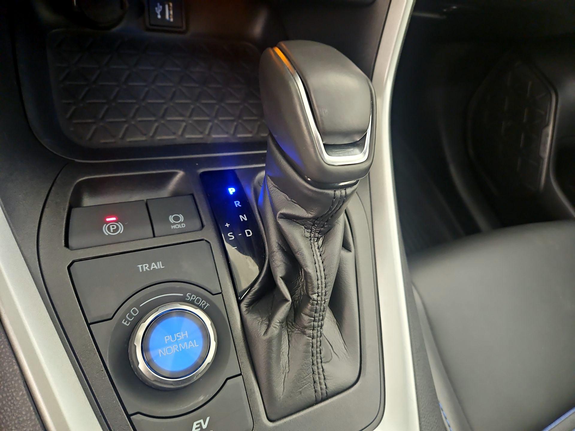 Thumbnail: 2024 Toyota RAV4 - 17