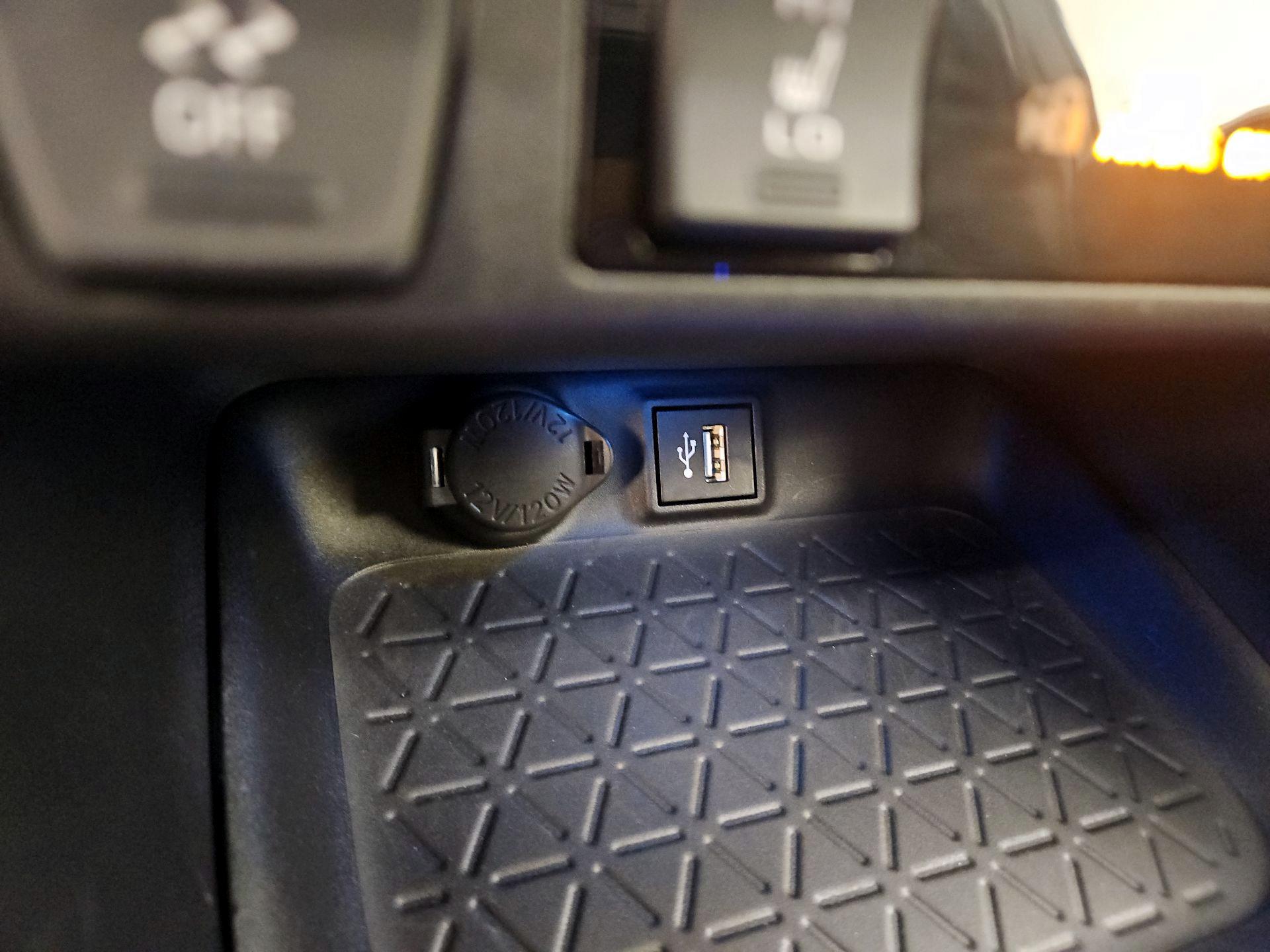 Thumbnail: 2024 Toyota RAV4 - 18