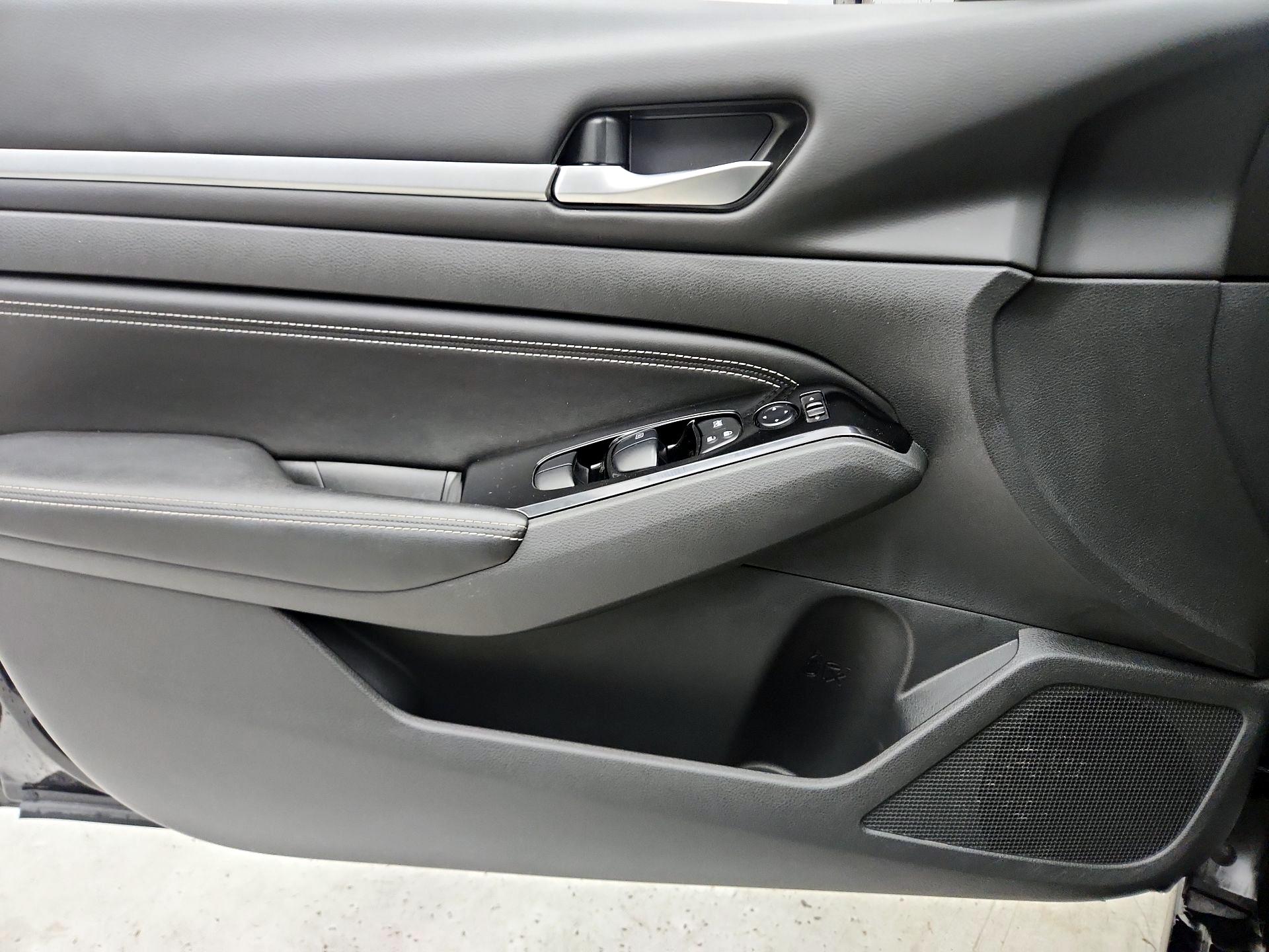 Thumbnail: 2023 Nissan Altima - 12