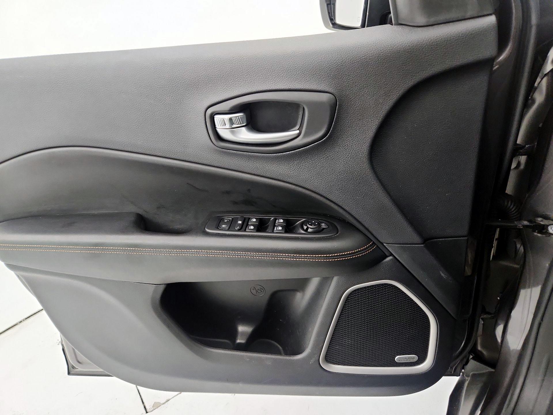 Thumbnail: 2021 Jeep Compass - 12