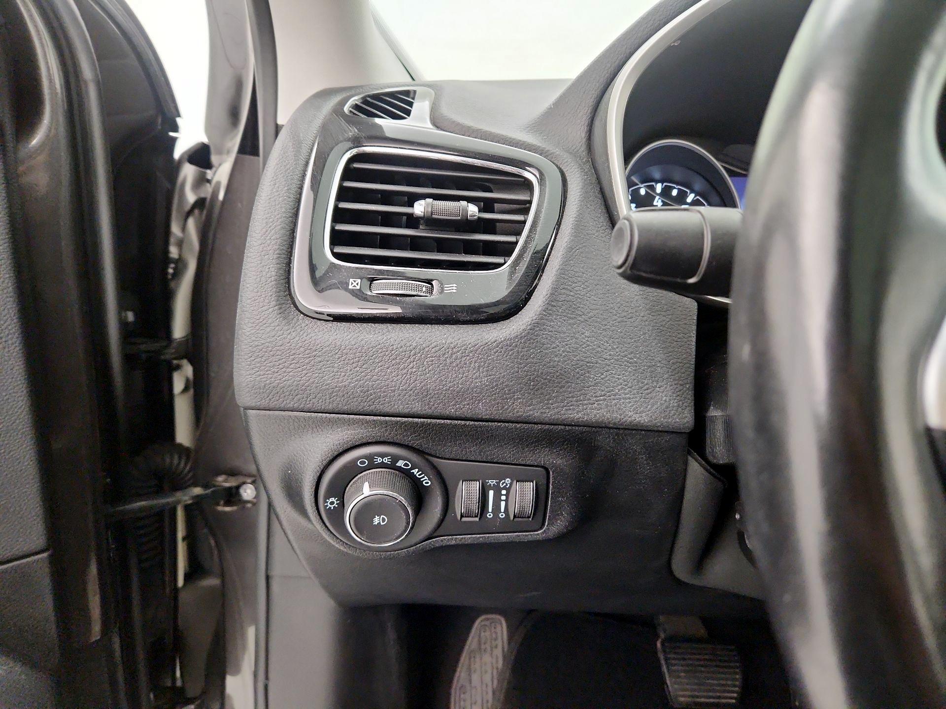 Thumbnail: 2021 Jeep Compass - 13