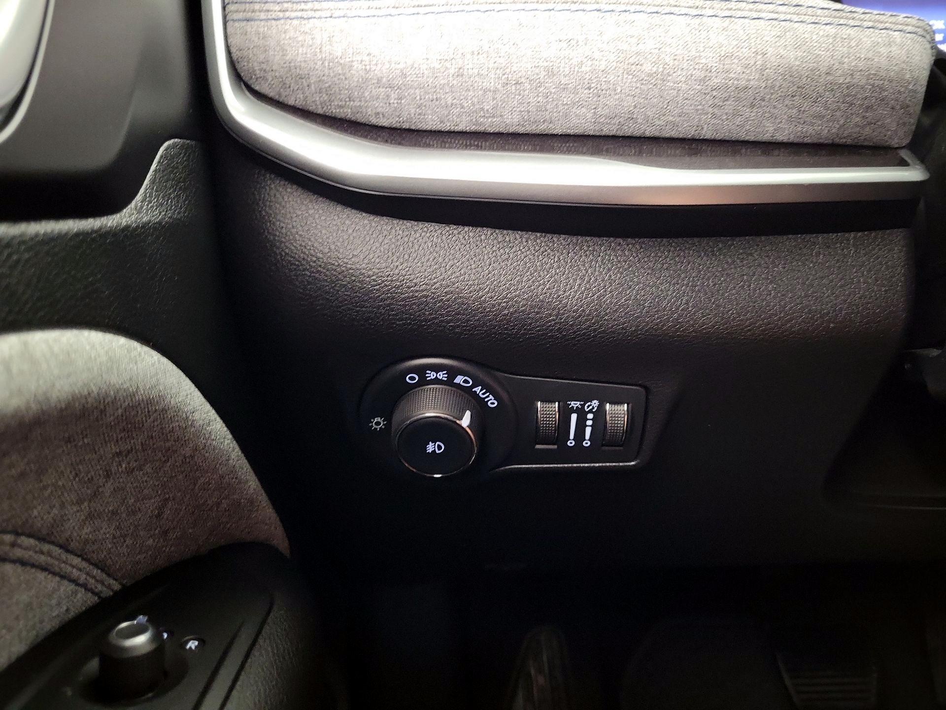 Thumbnail: 2022 Jeep Compass - 13