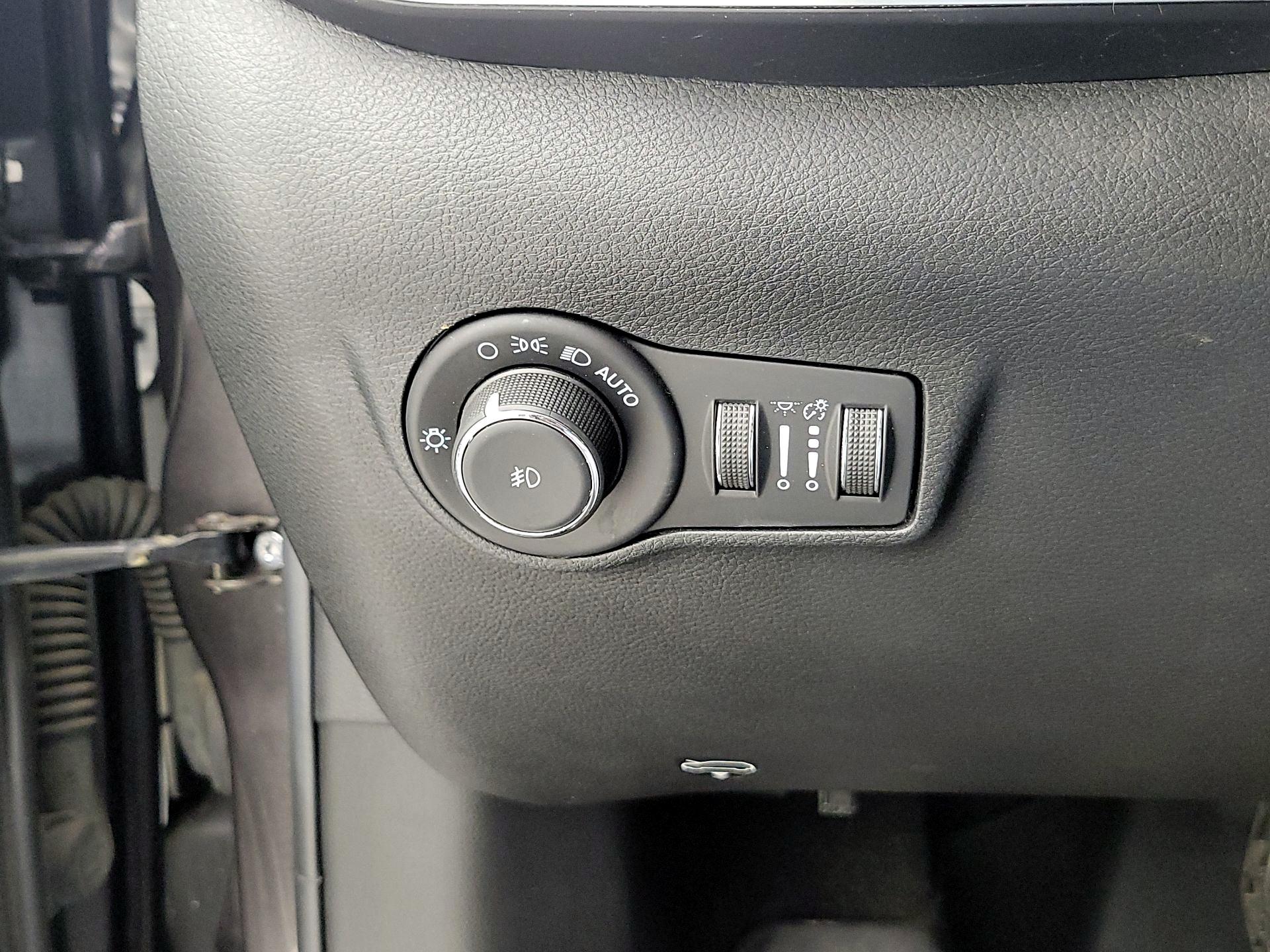 Thumbnail: 2022 Jeep Compass - 13