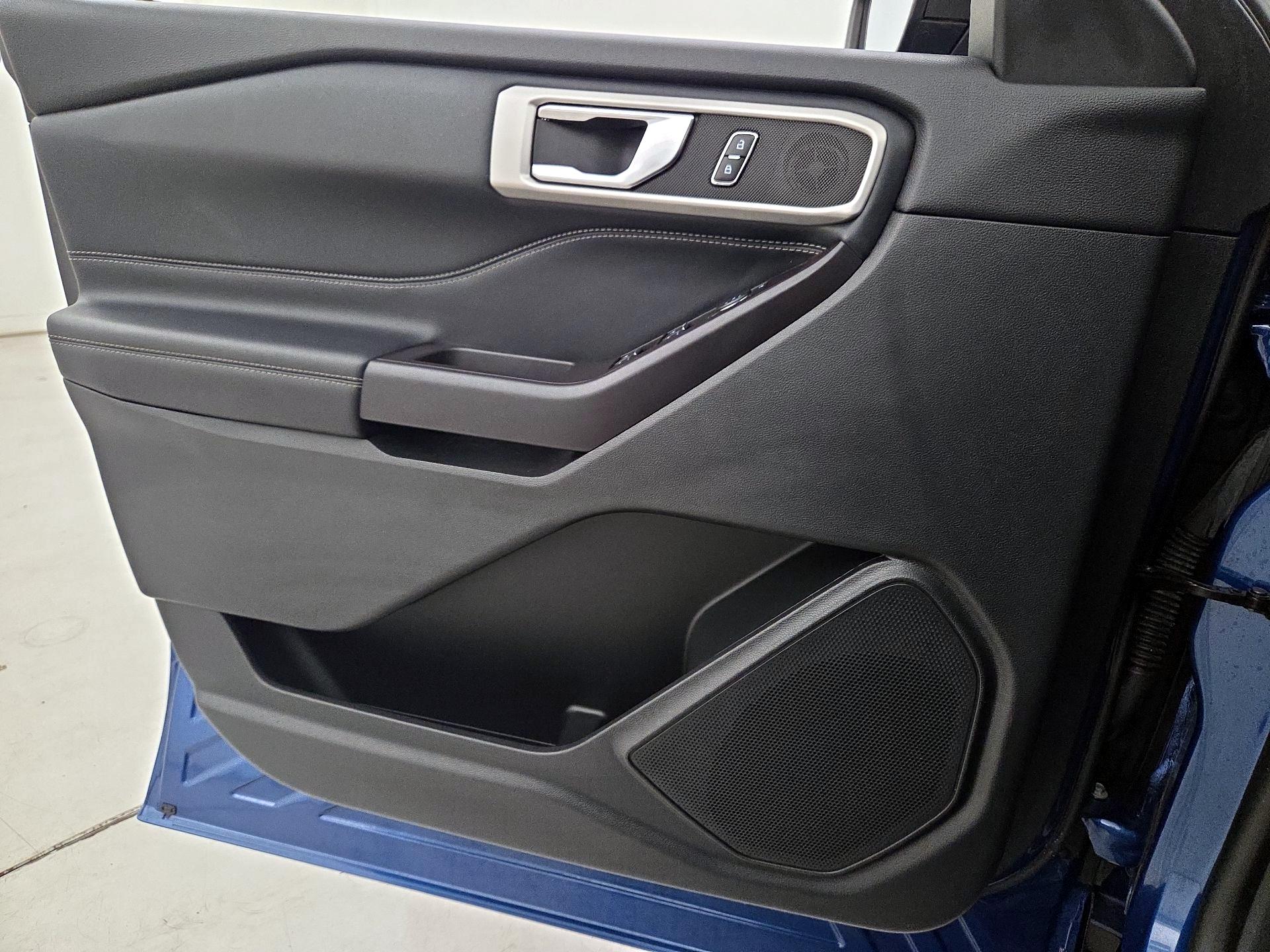 Thumbnail: 2020 Ford Explorer - 12