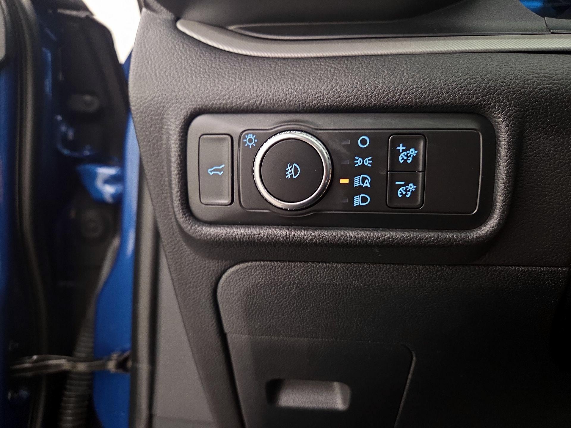 Thumbnail: 2020 Ford Explorer - 13