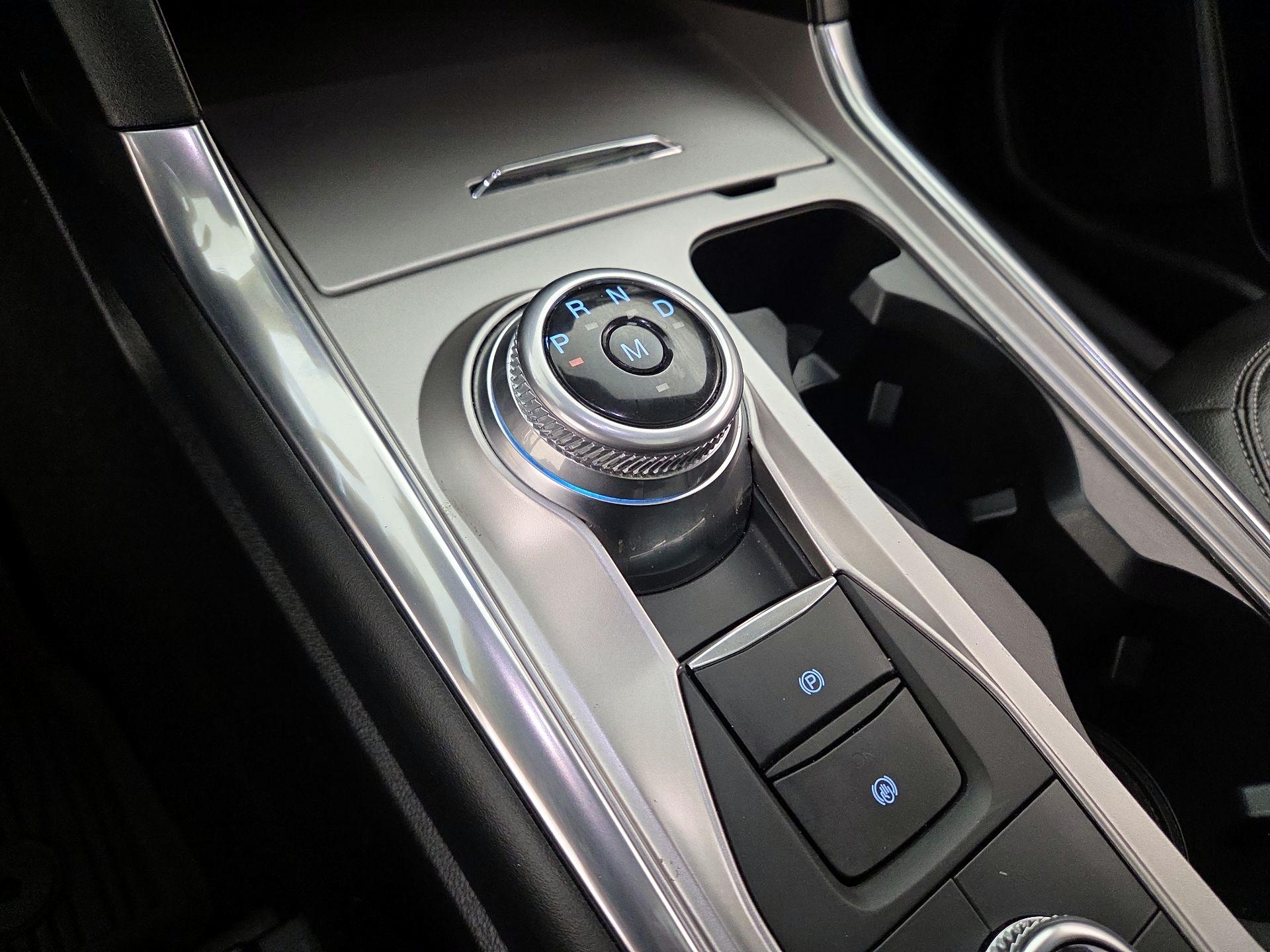 Thumbnail: 2020 Ford Explorer - 18