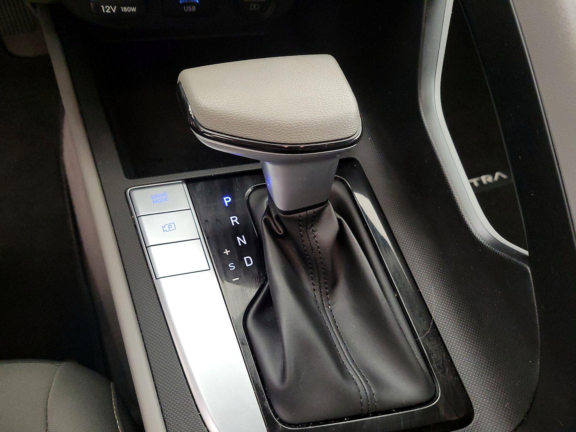 Thumbnail: 2023 Hyundai Elantra - 17
