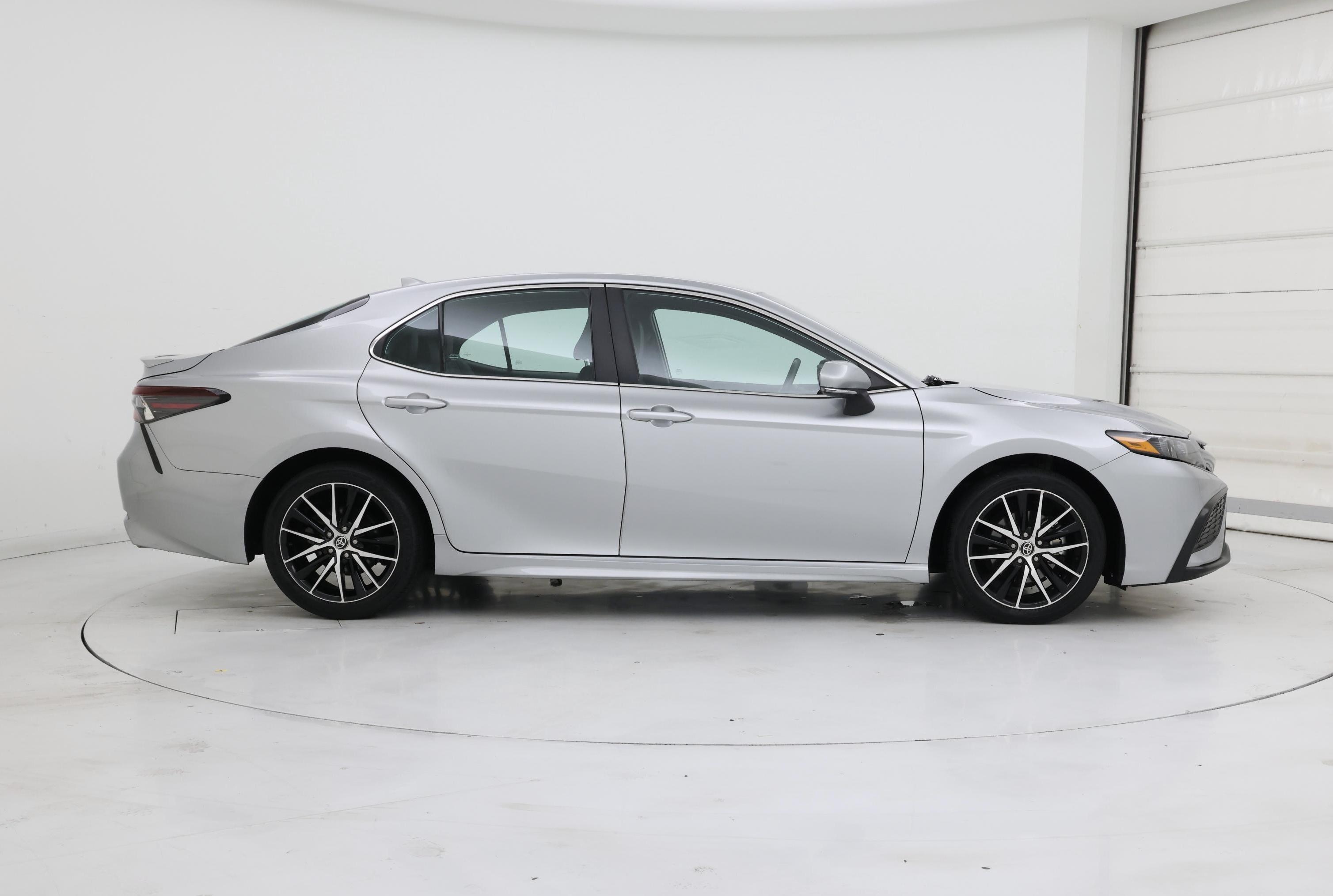 Thumbnail: 2023 Toyota Camry - 7