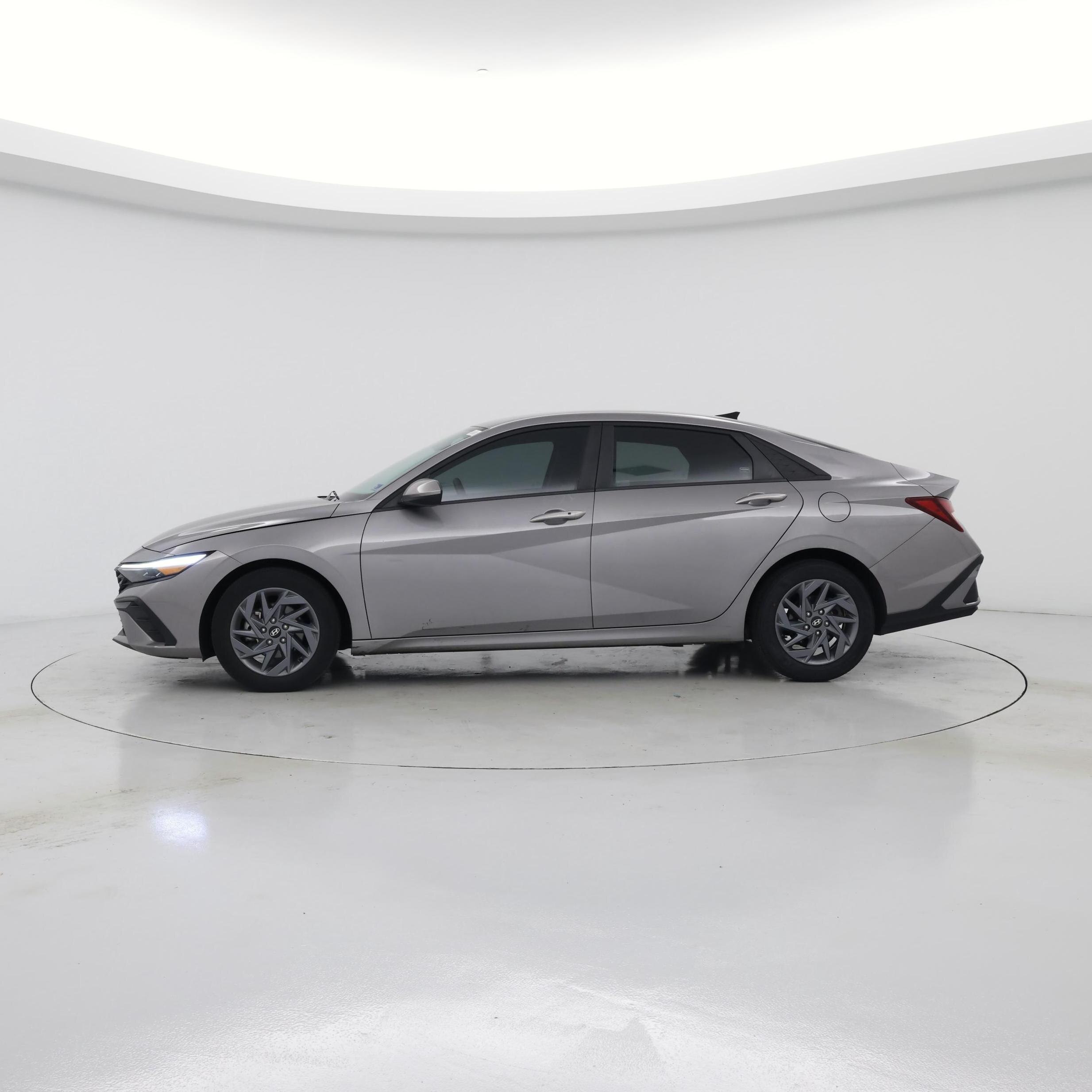 Thumbnail: 2024 Hyundai Elantra - 3