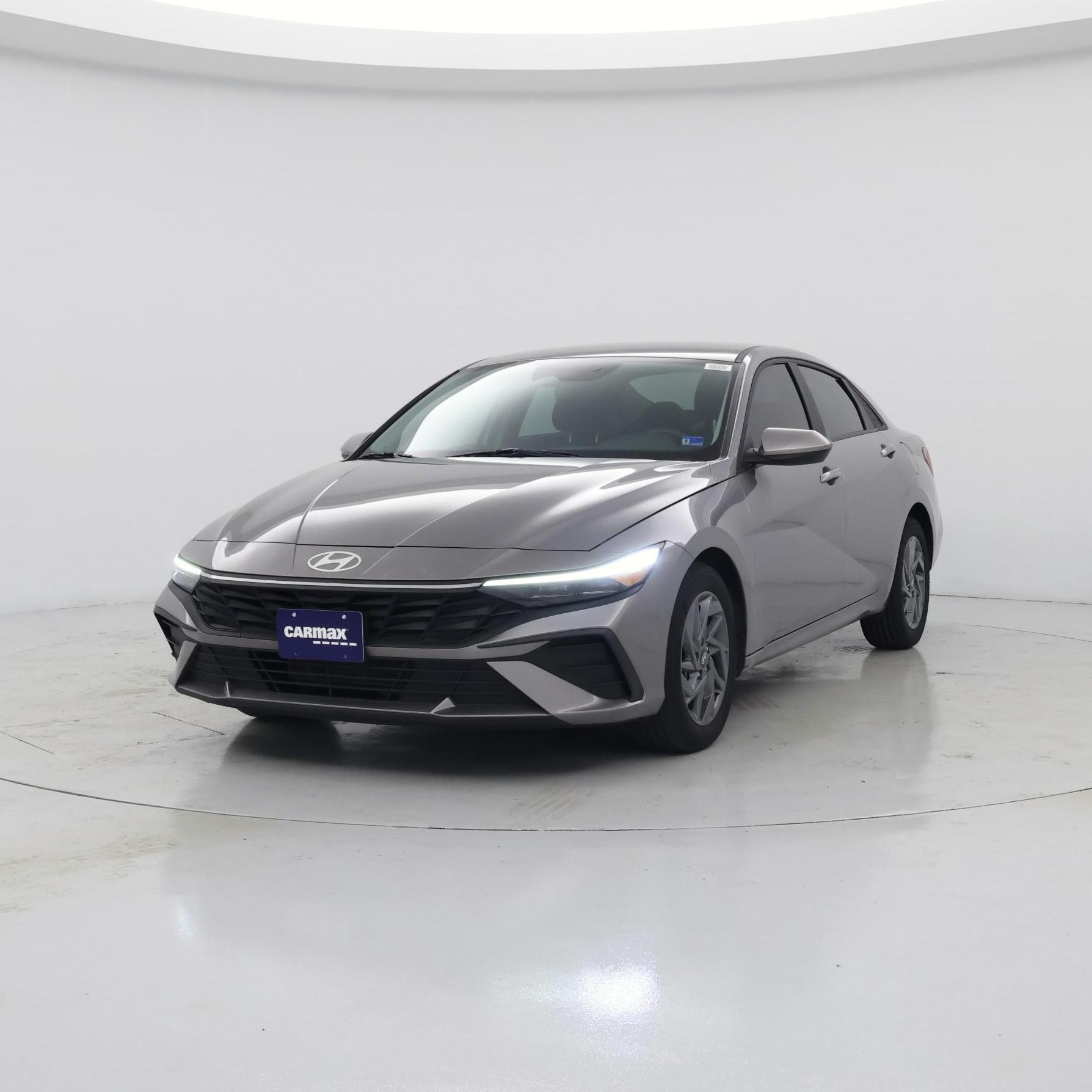 Thumbnail: 2024 Hyundai Elantra - 4