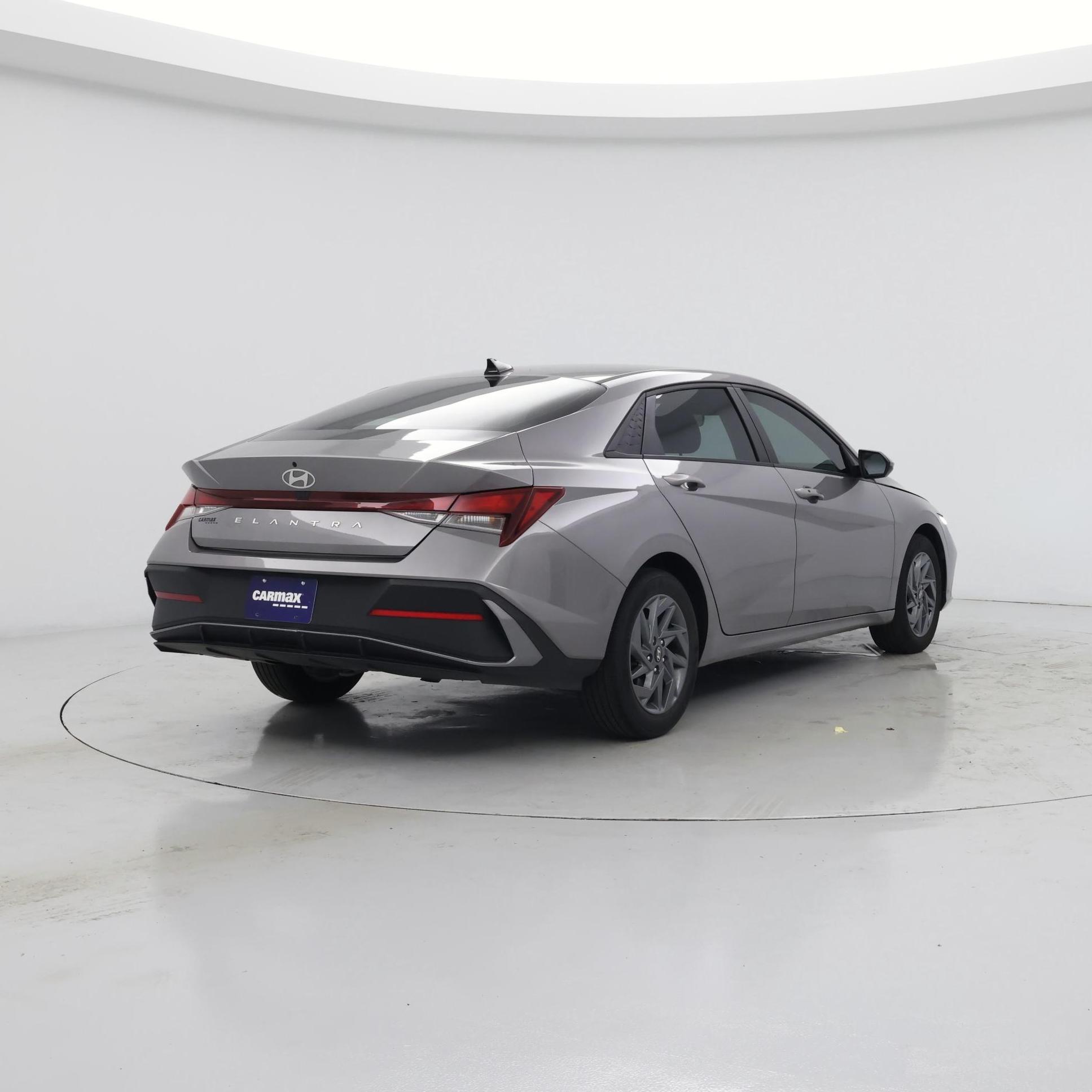 Thumbnail: 2024 Hyundai Elantra - 8