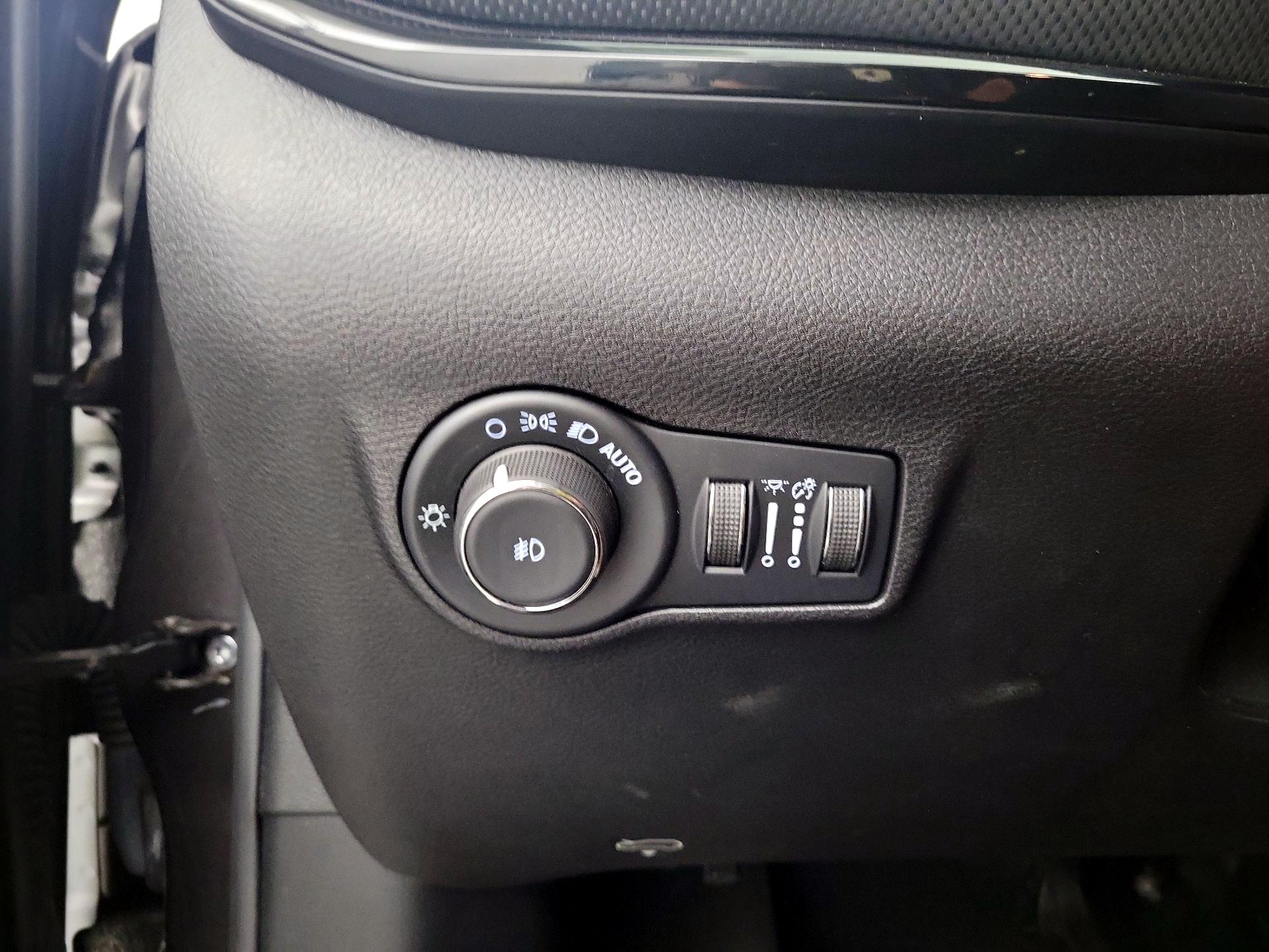 Thumbnail: 2022 Jeep Compass - 13