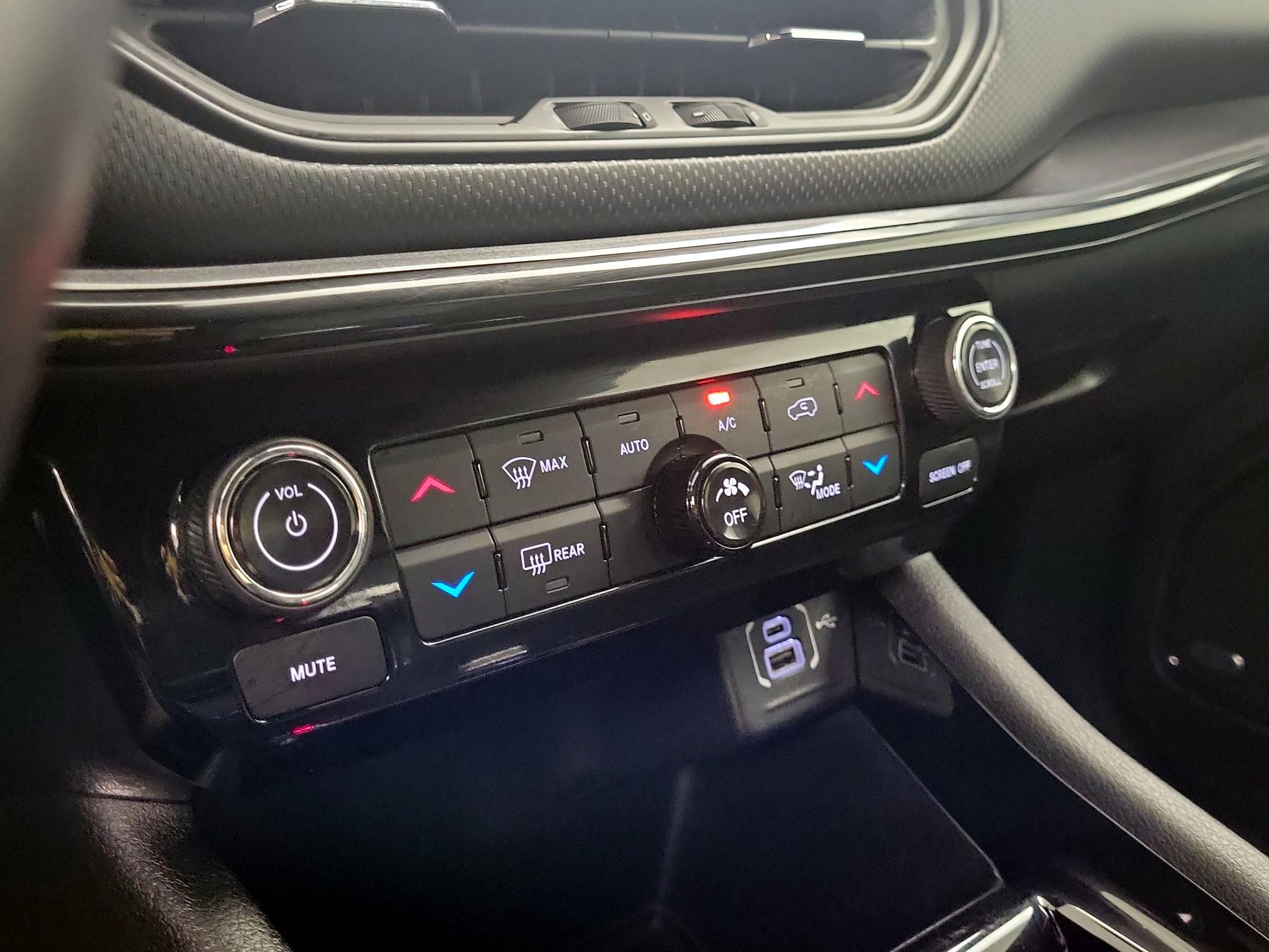 Thumbnail: 2022 Jeep Compass - 16