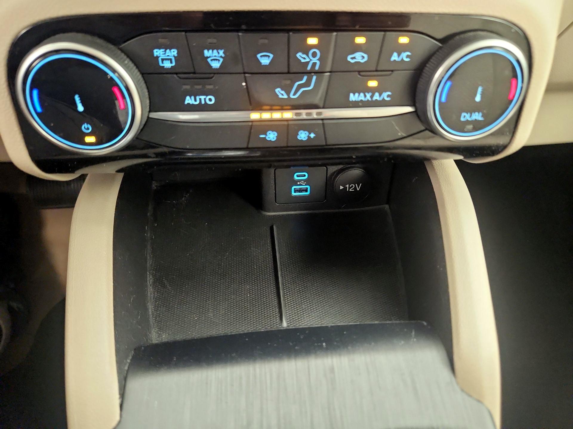 Thumbnail: 2022 Ford Escape - 16