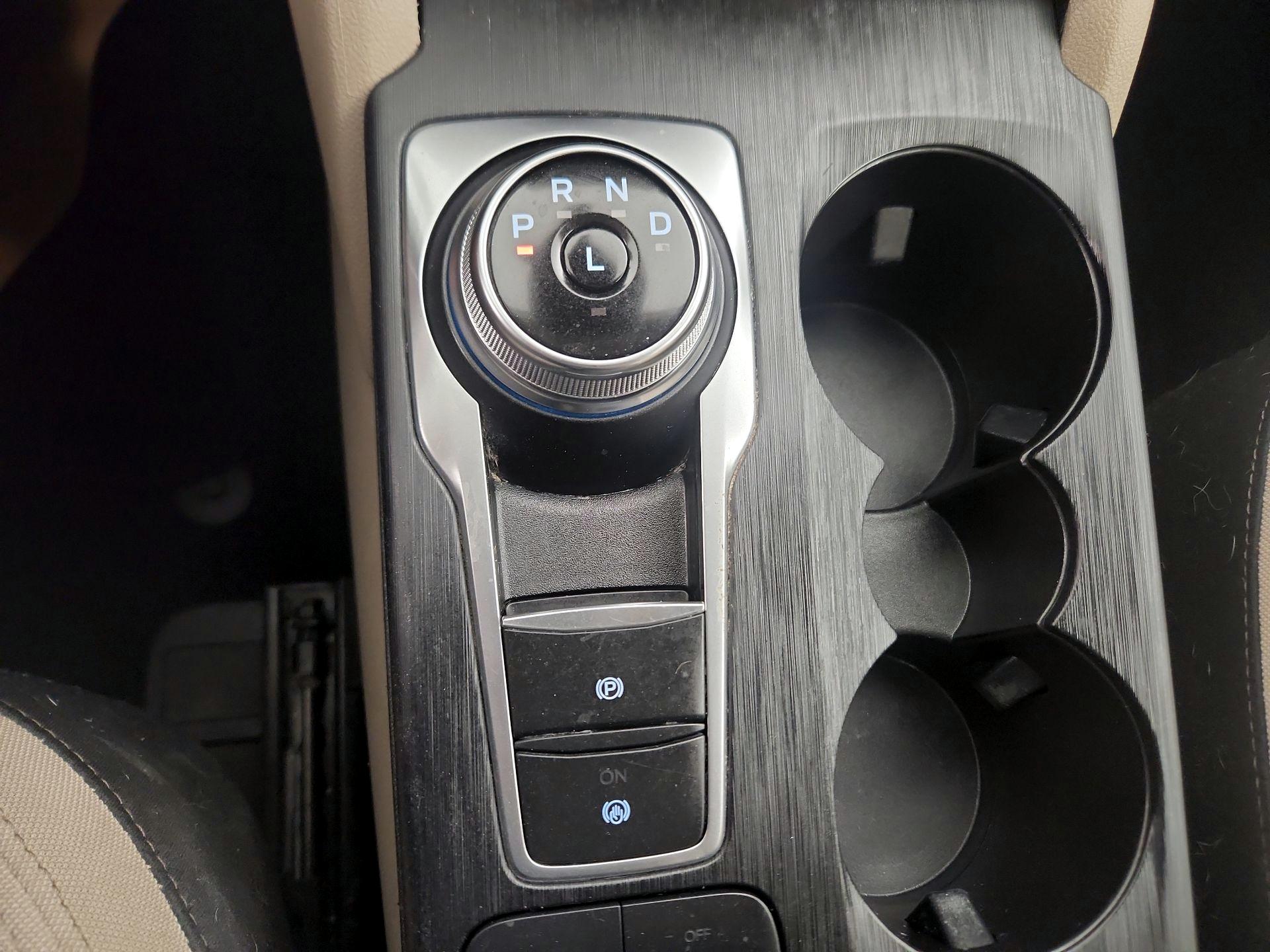 Thumbnail: 2022 Ford Escape - 17