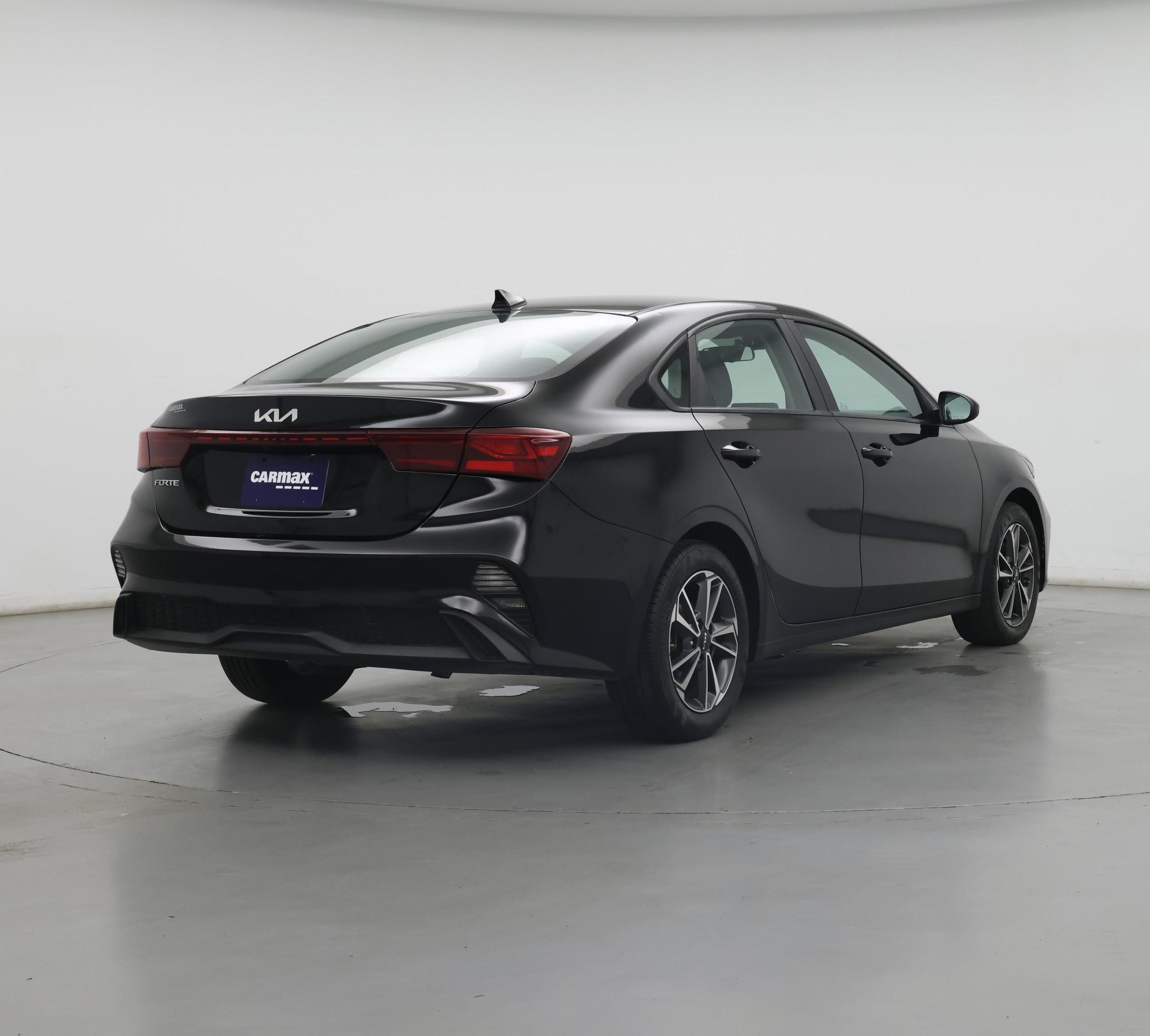 Thumbnail: 2023 Kia Forte - 8