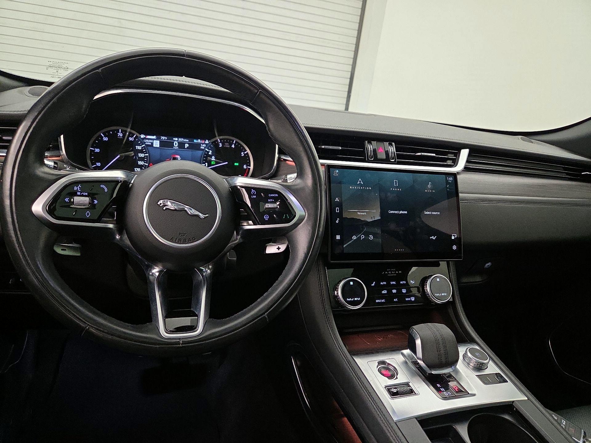 Thumbnail: 2022 Jaguar F-Pace - 10