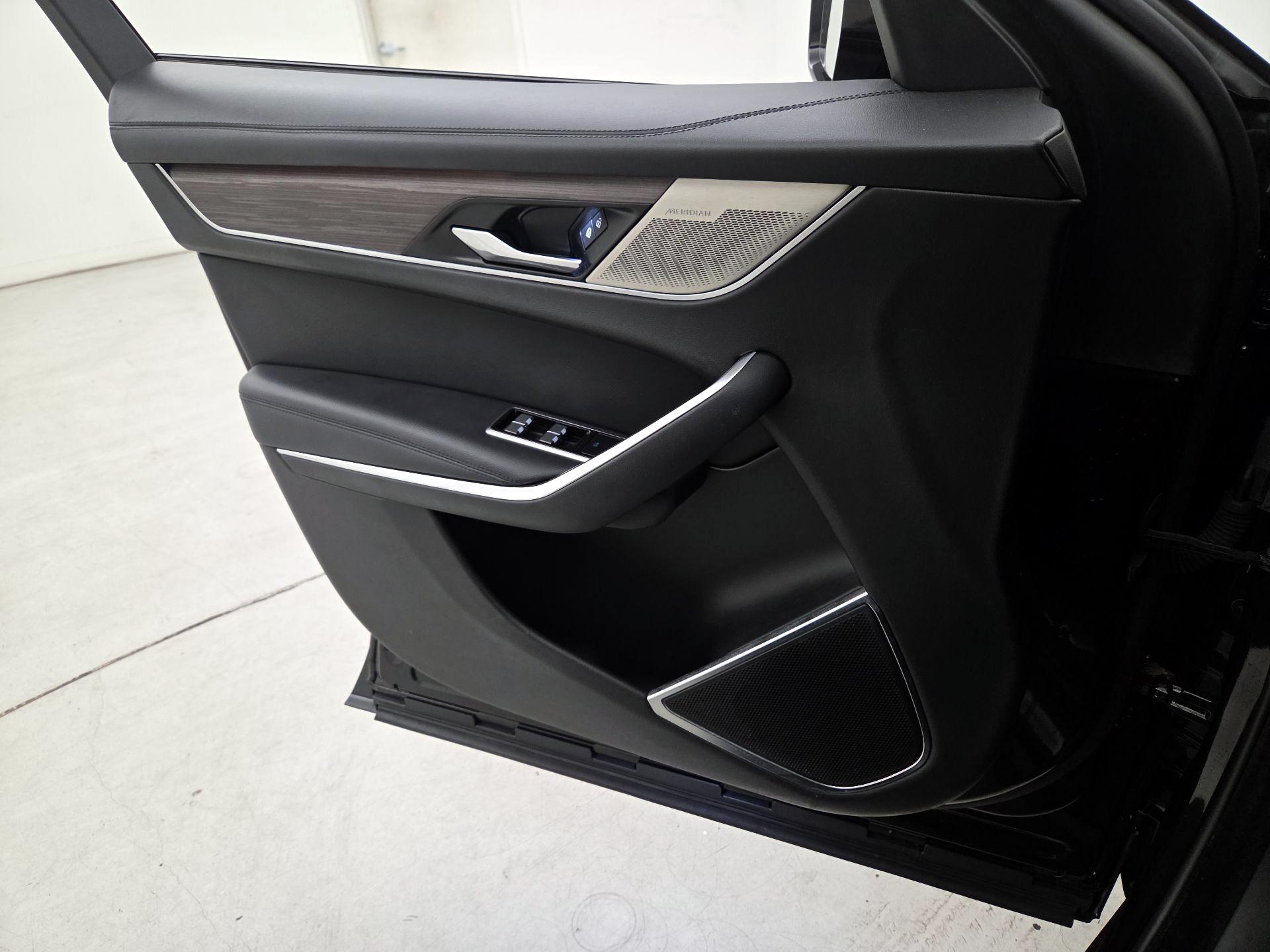 Thumbnail: 2022 Jaguar F-Pace - 12