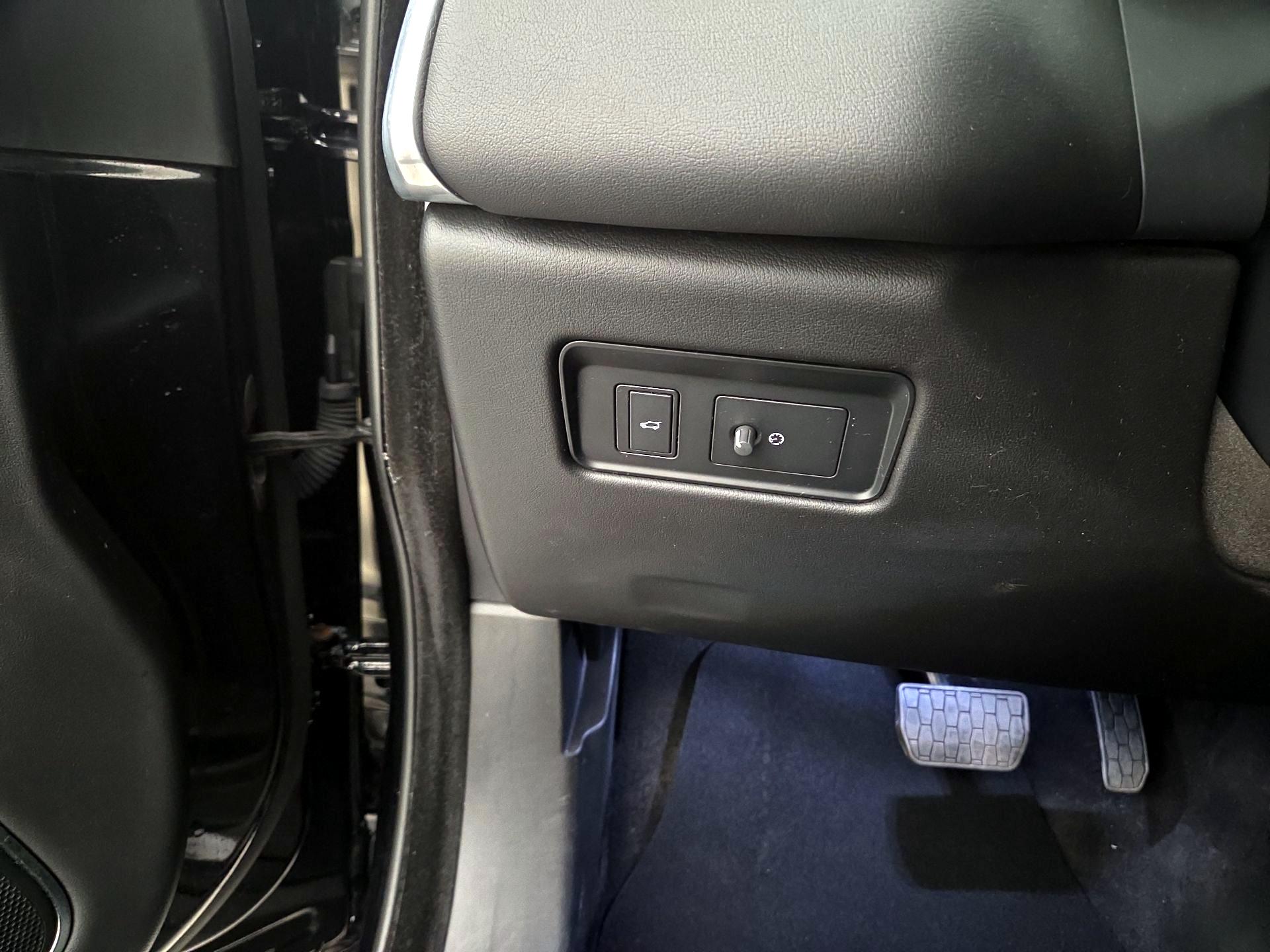 Thumbnail: 2022 Jaguar F-Pace - 13