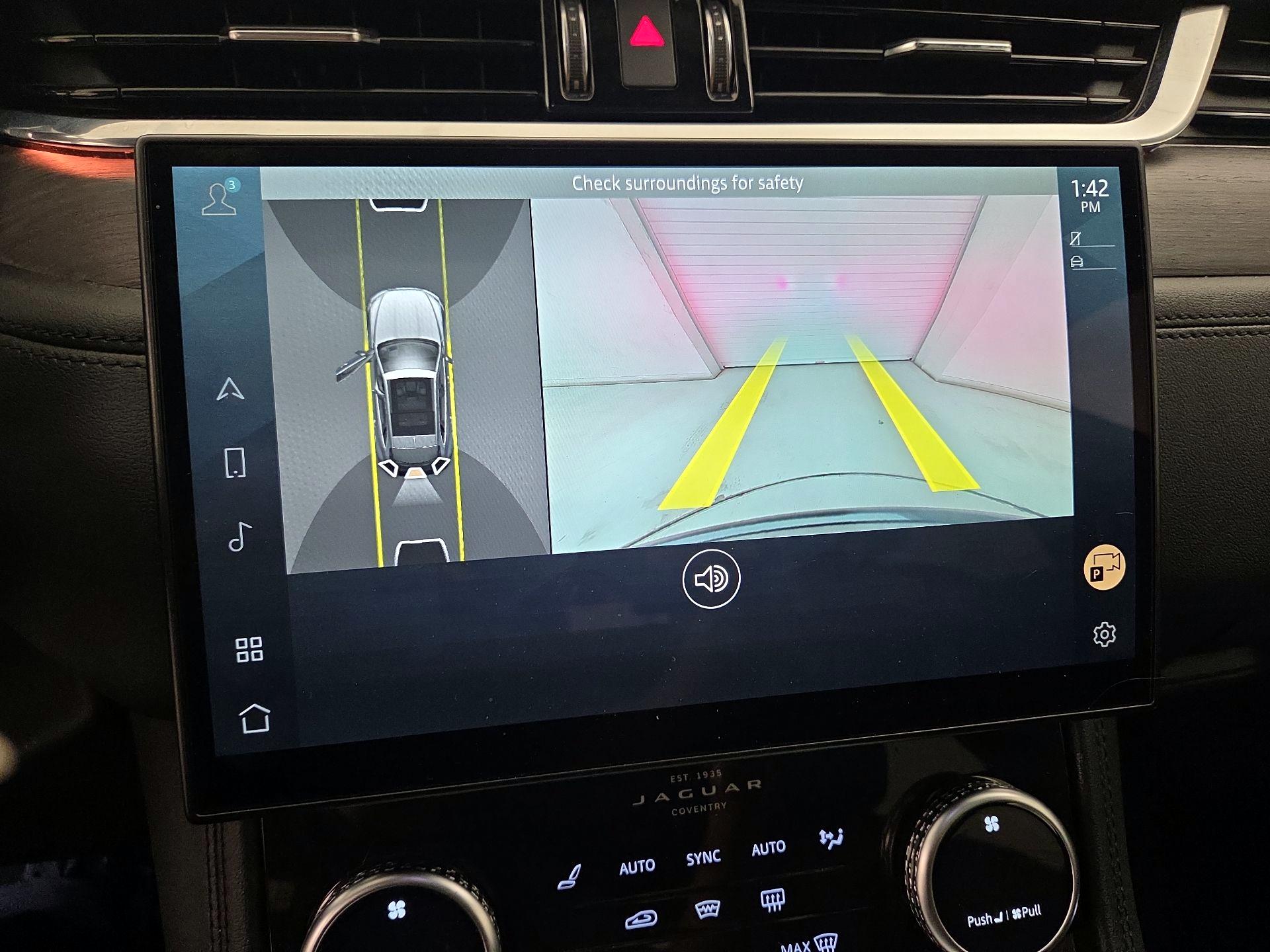 Thumbnail: 2022 Jaguar F-Pace - 14