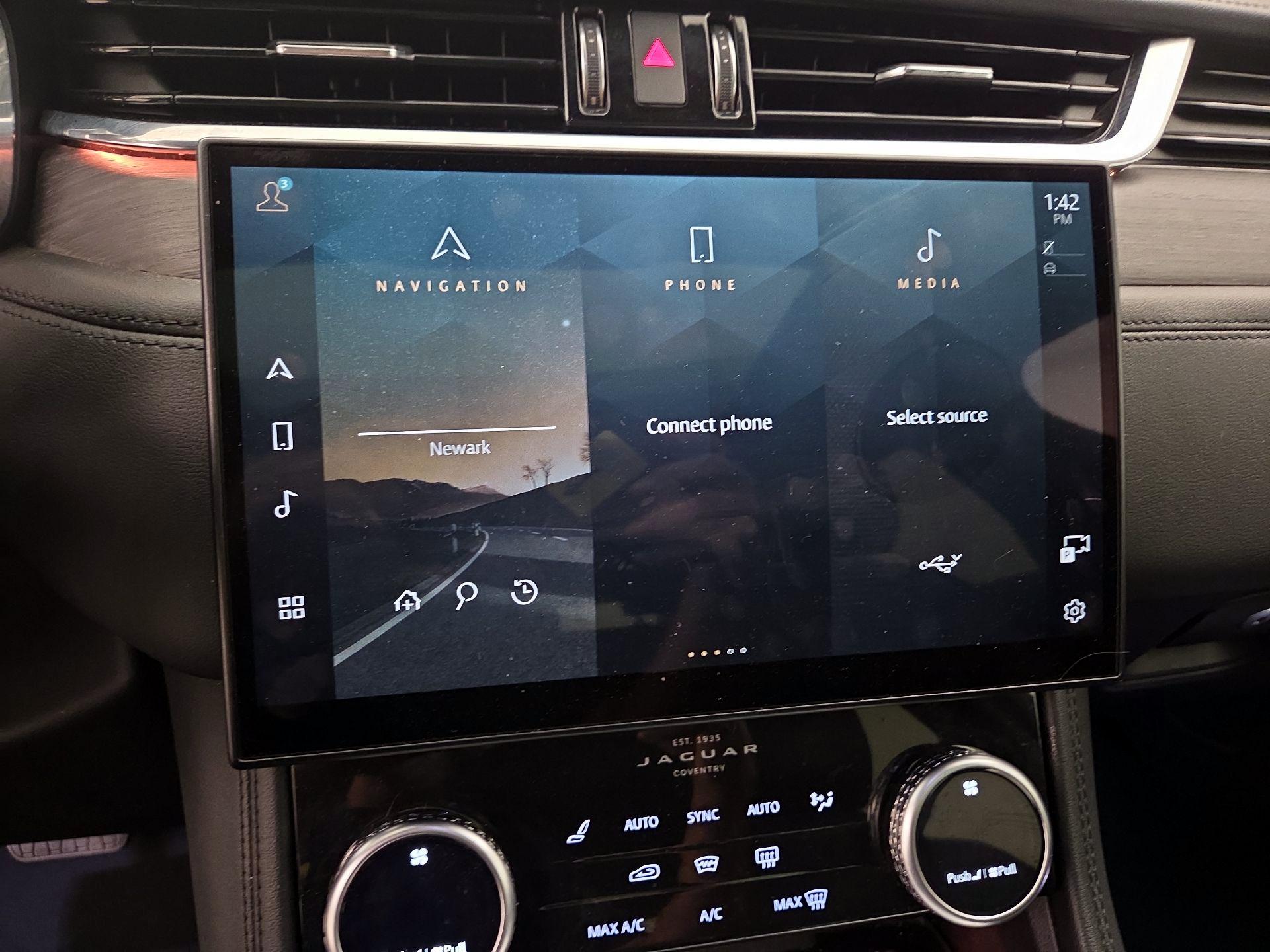 Thumbnail: 2022 Jaguar F-Pace - 15