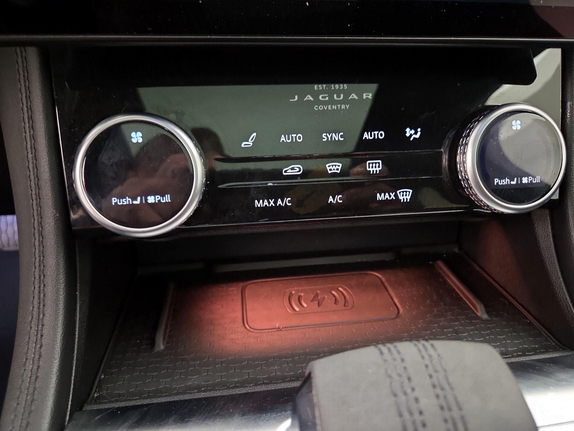 Thumbnail: 2022 Jaguar F-Pace - 16