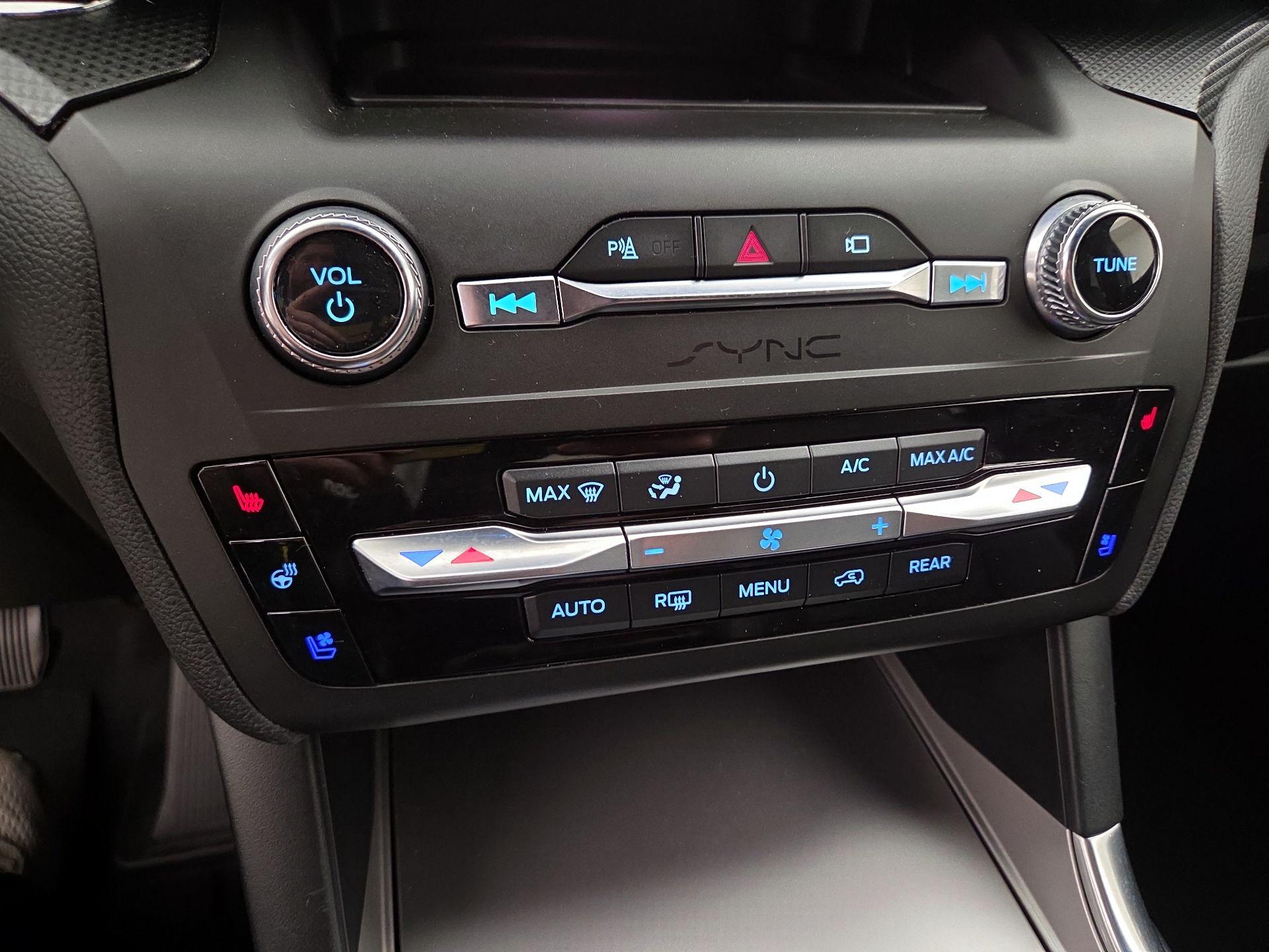 Thumbnail: 2020 Ford Explorer - 14