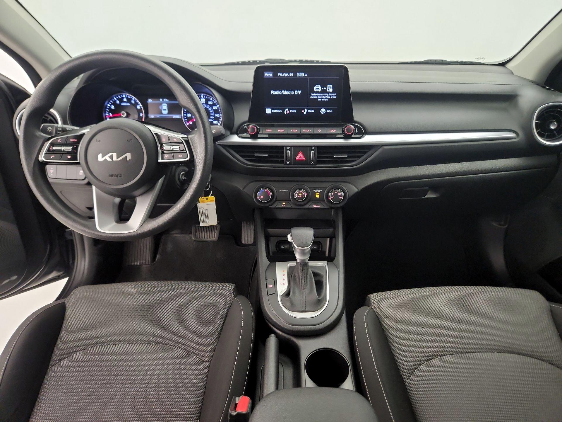 Thumbnail: 2022 Kia Forte - 9
