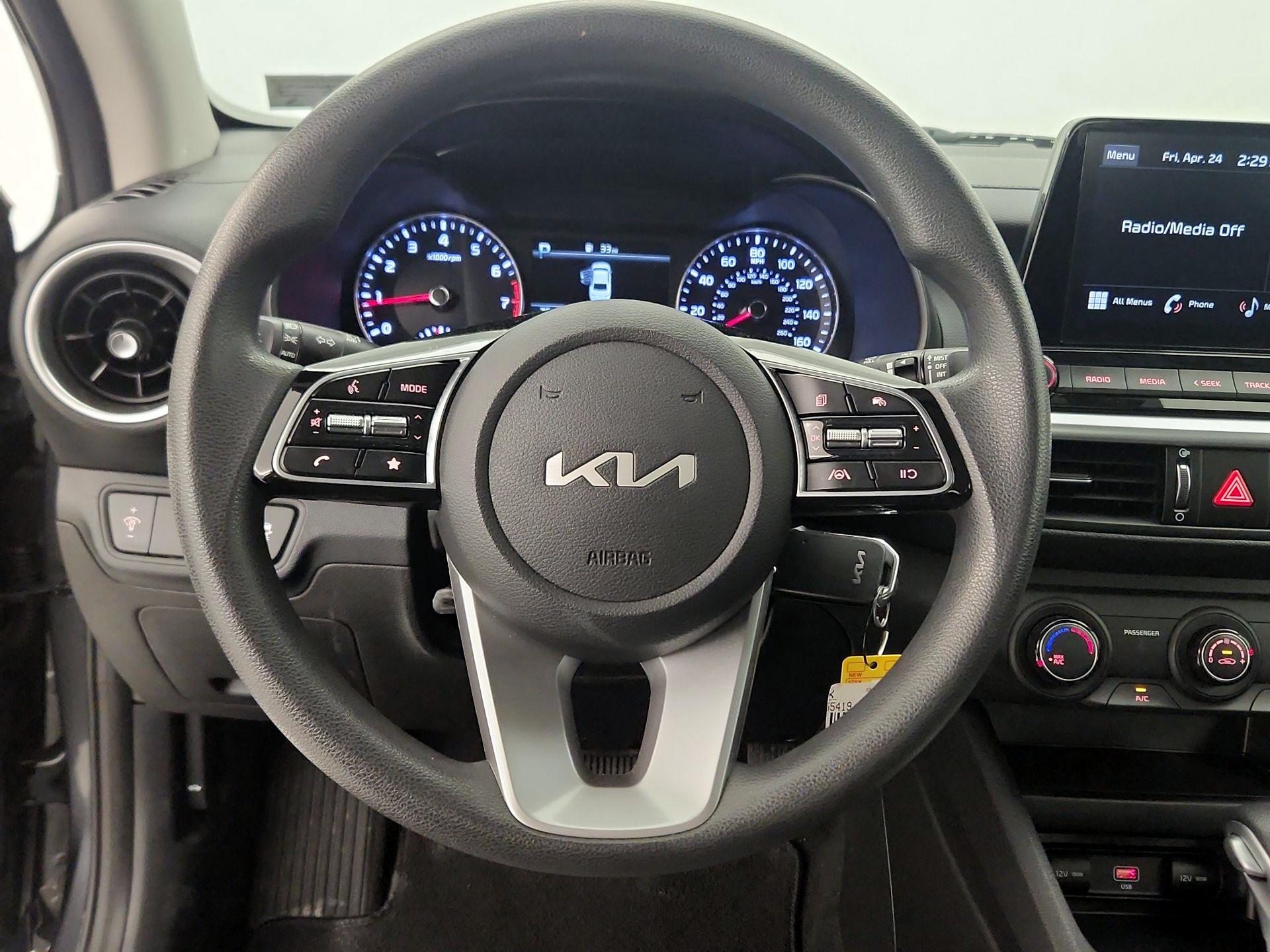 Thumbnail: 2022 Kia Forte - 10