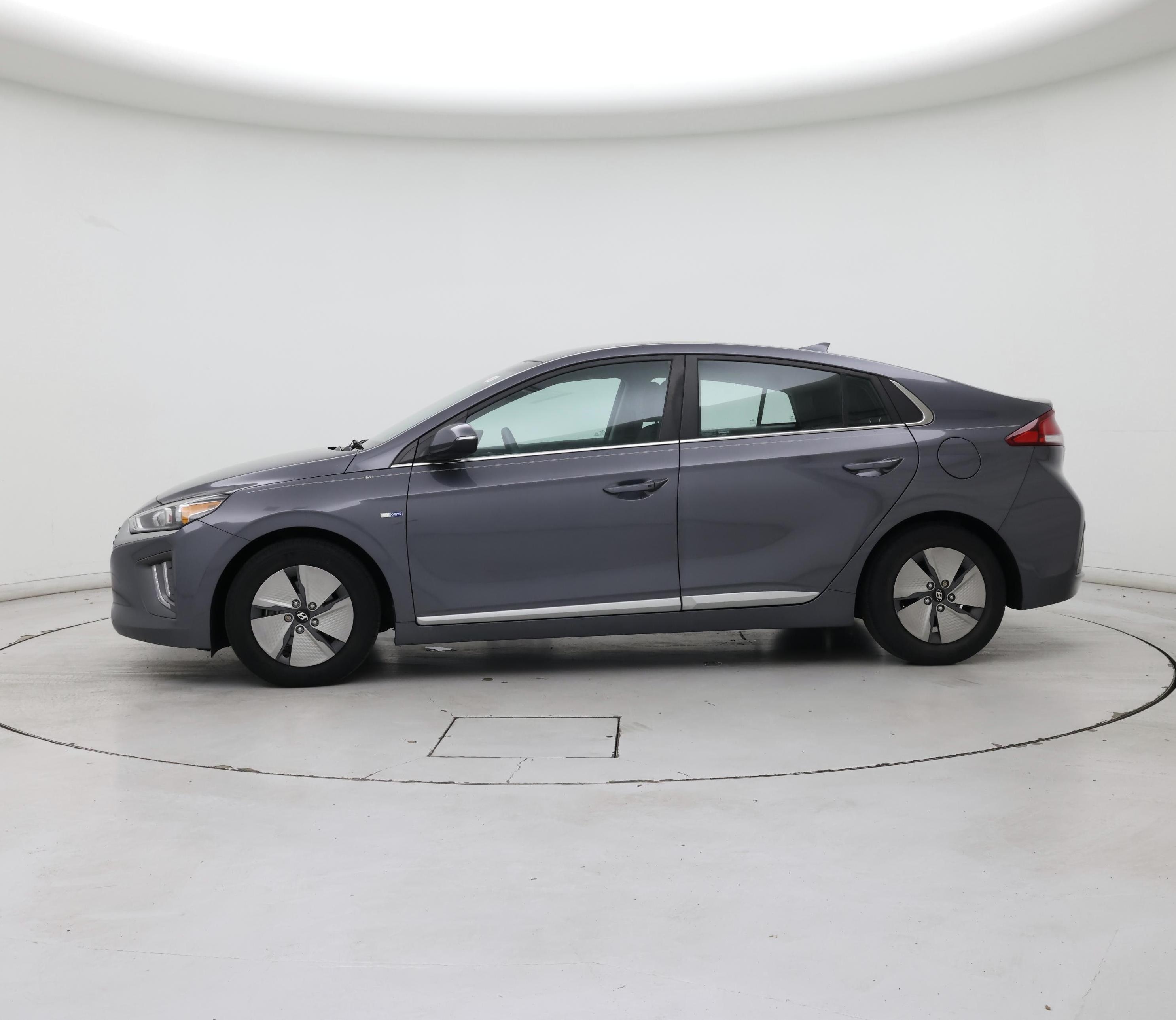 Thumbnail: 2020 Hyundai Ioniq - 3