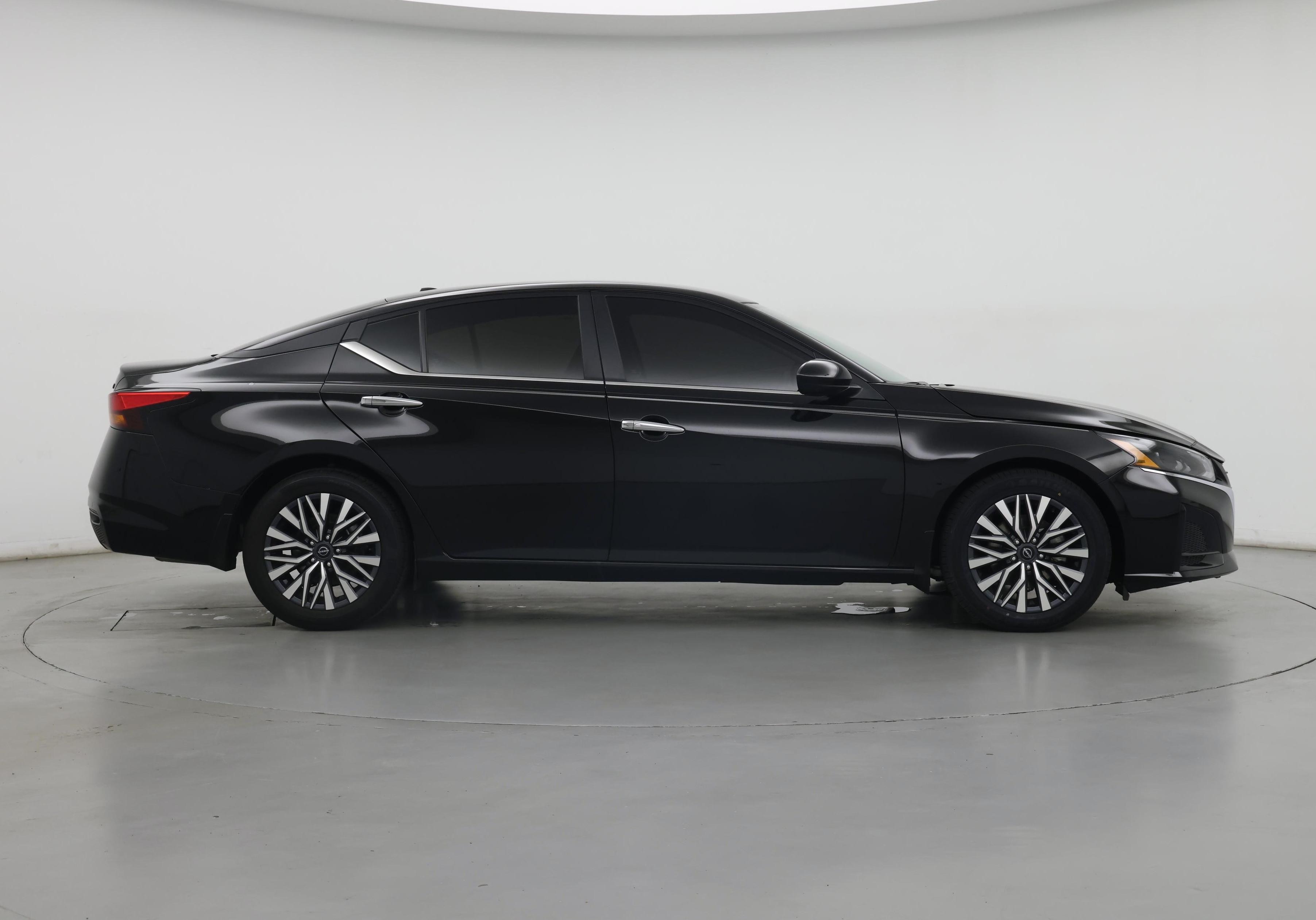 Thumbnail: 2023 Nissan Altima - 7