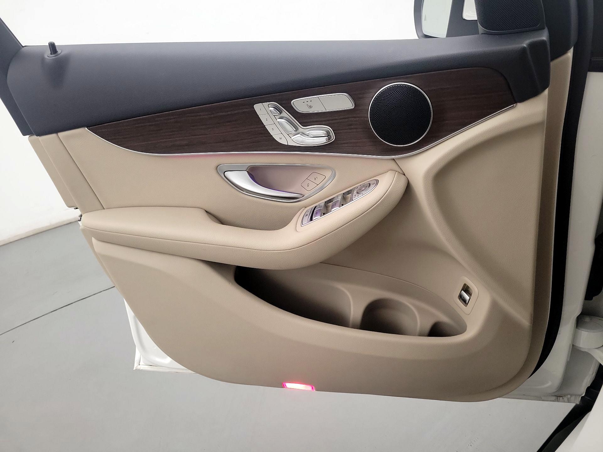 Thumbnail: 2022 Mercedes-Benz GLC - 12