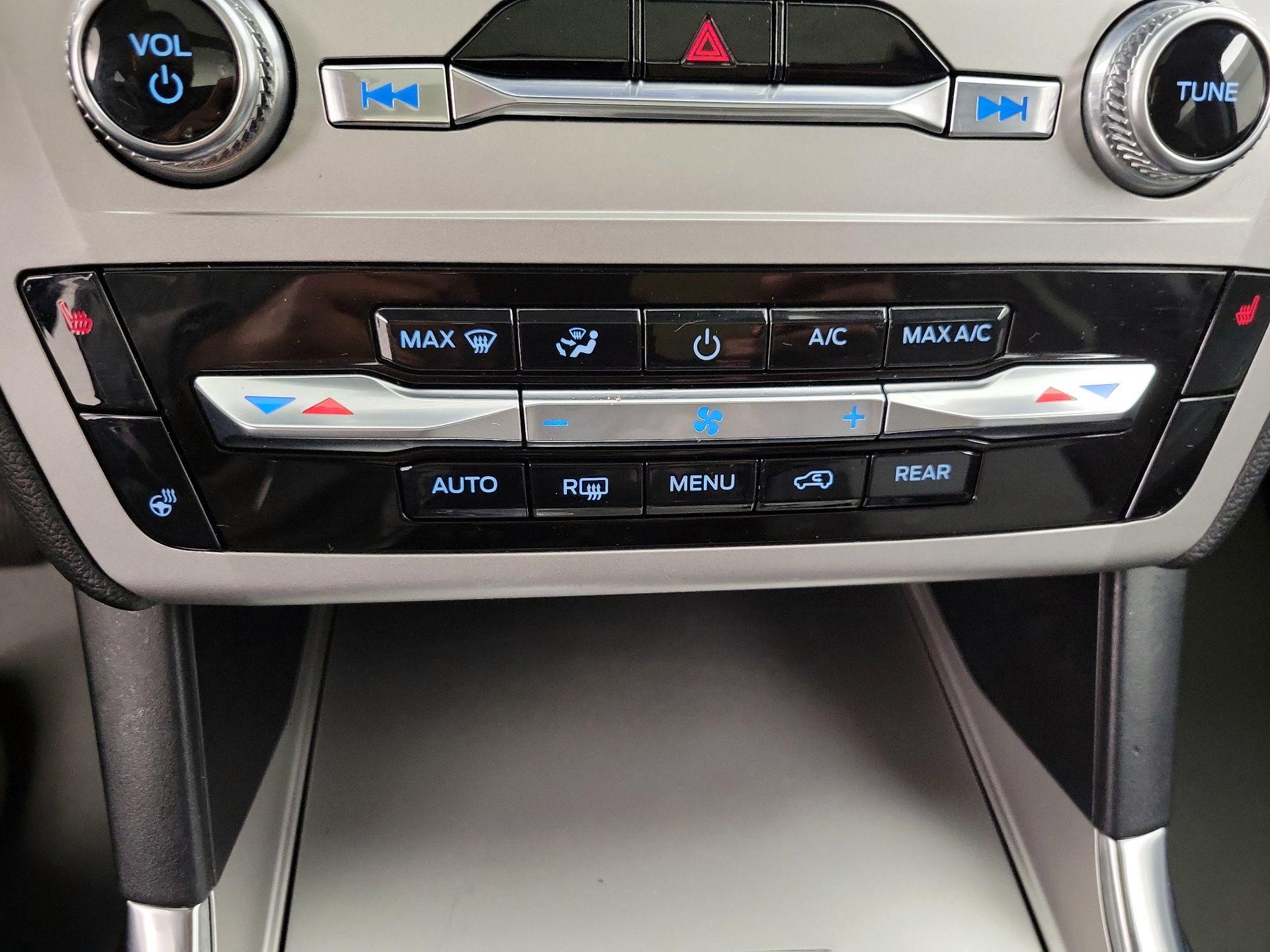 Thumbnail: 2022 Ford Explorer - 17