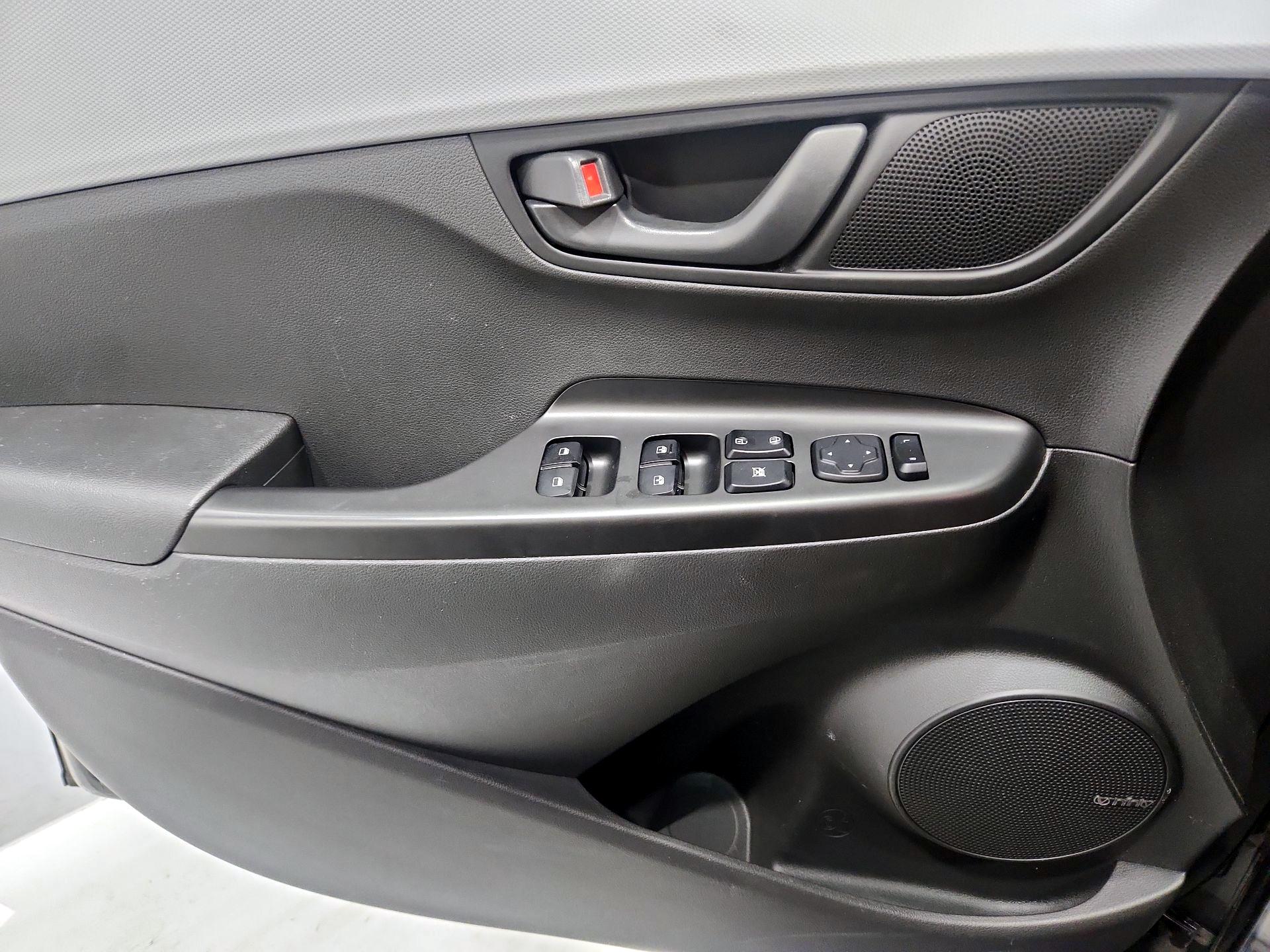 Thumbnail: 2020 Hyundai Kona - 12