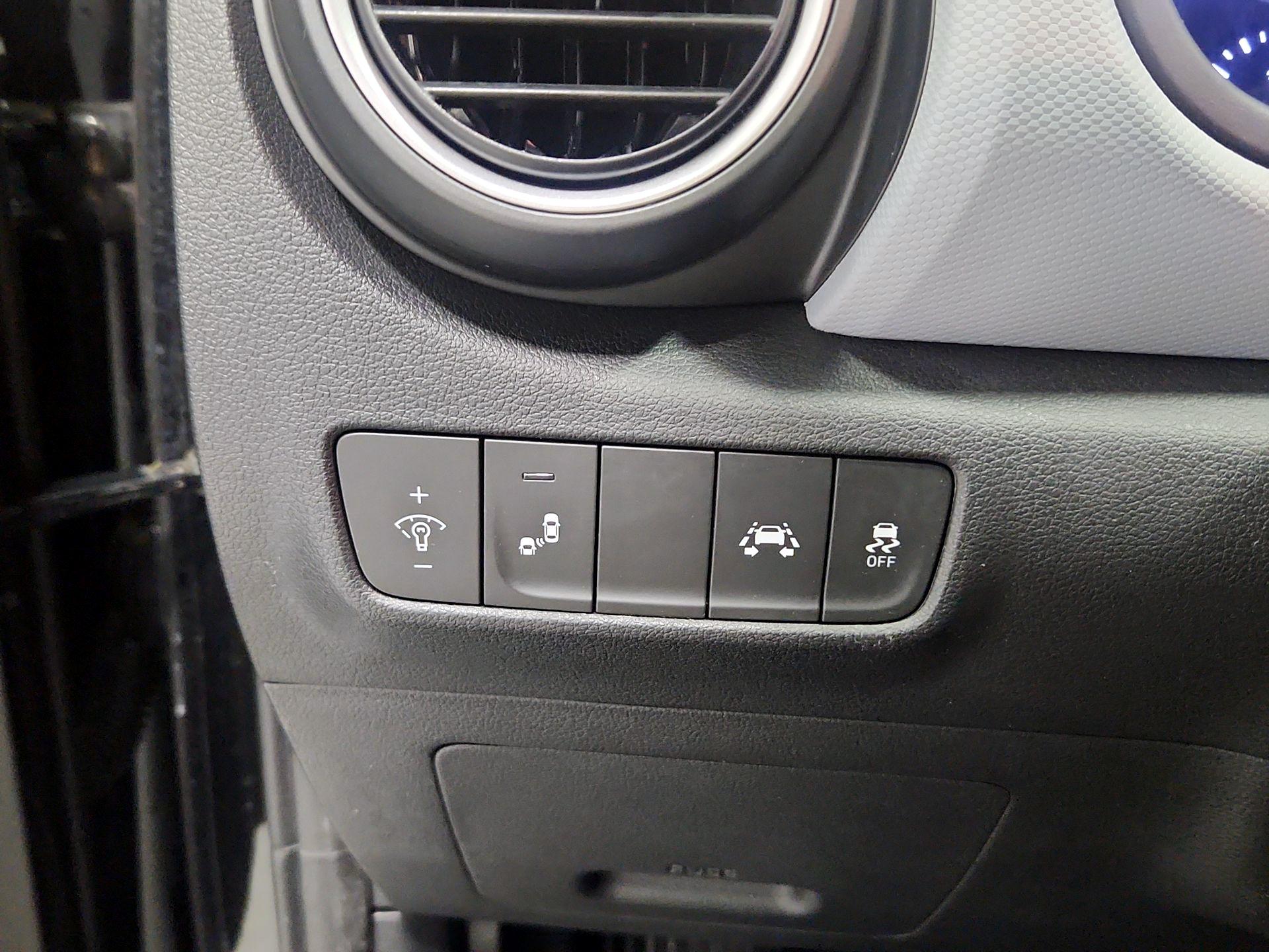 Thumbnail: 2020 Hyundai Kona - 13