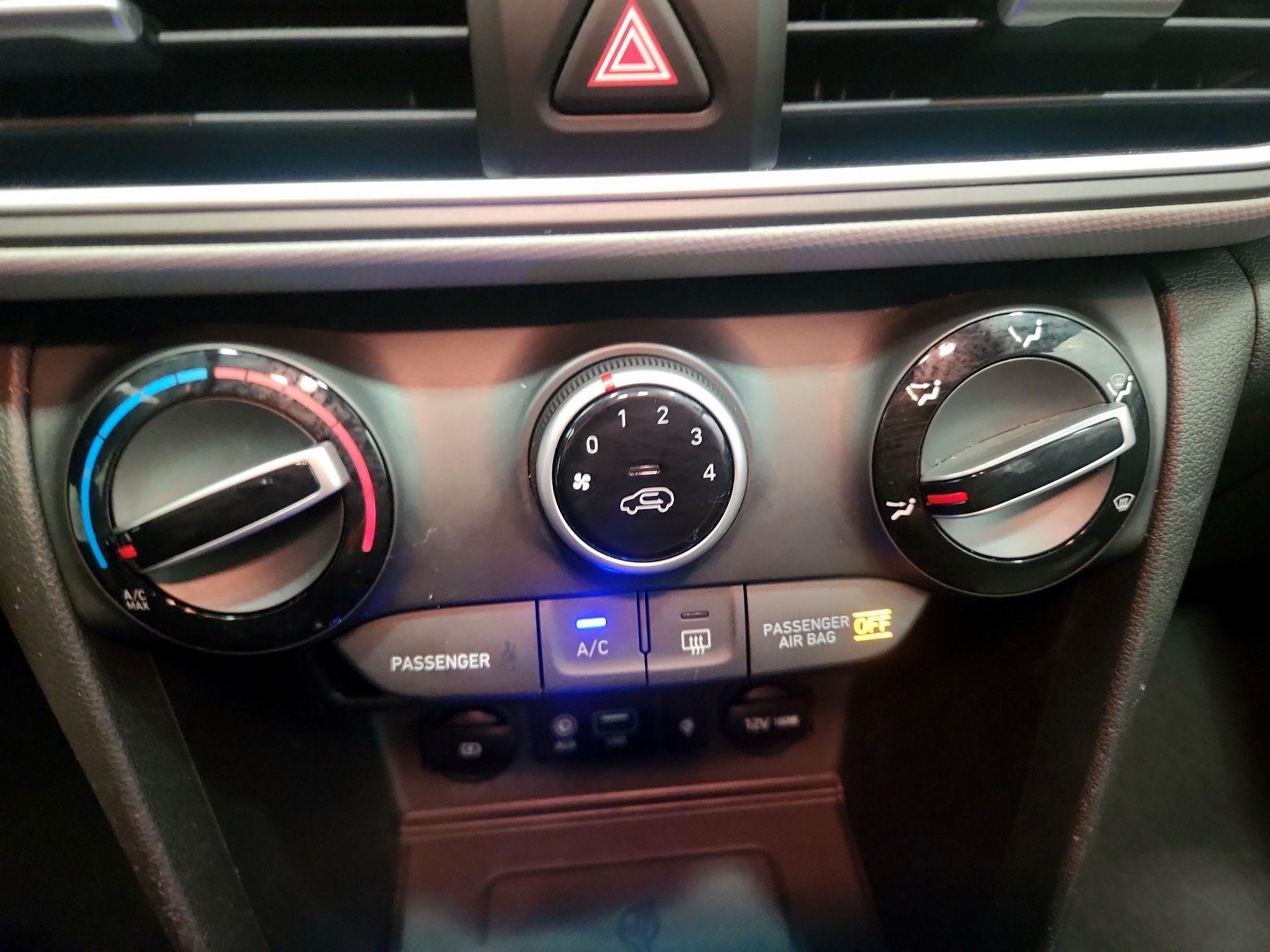 Thumbnail: 2020 Hyundai Kona - 16