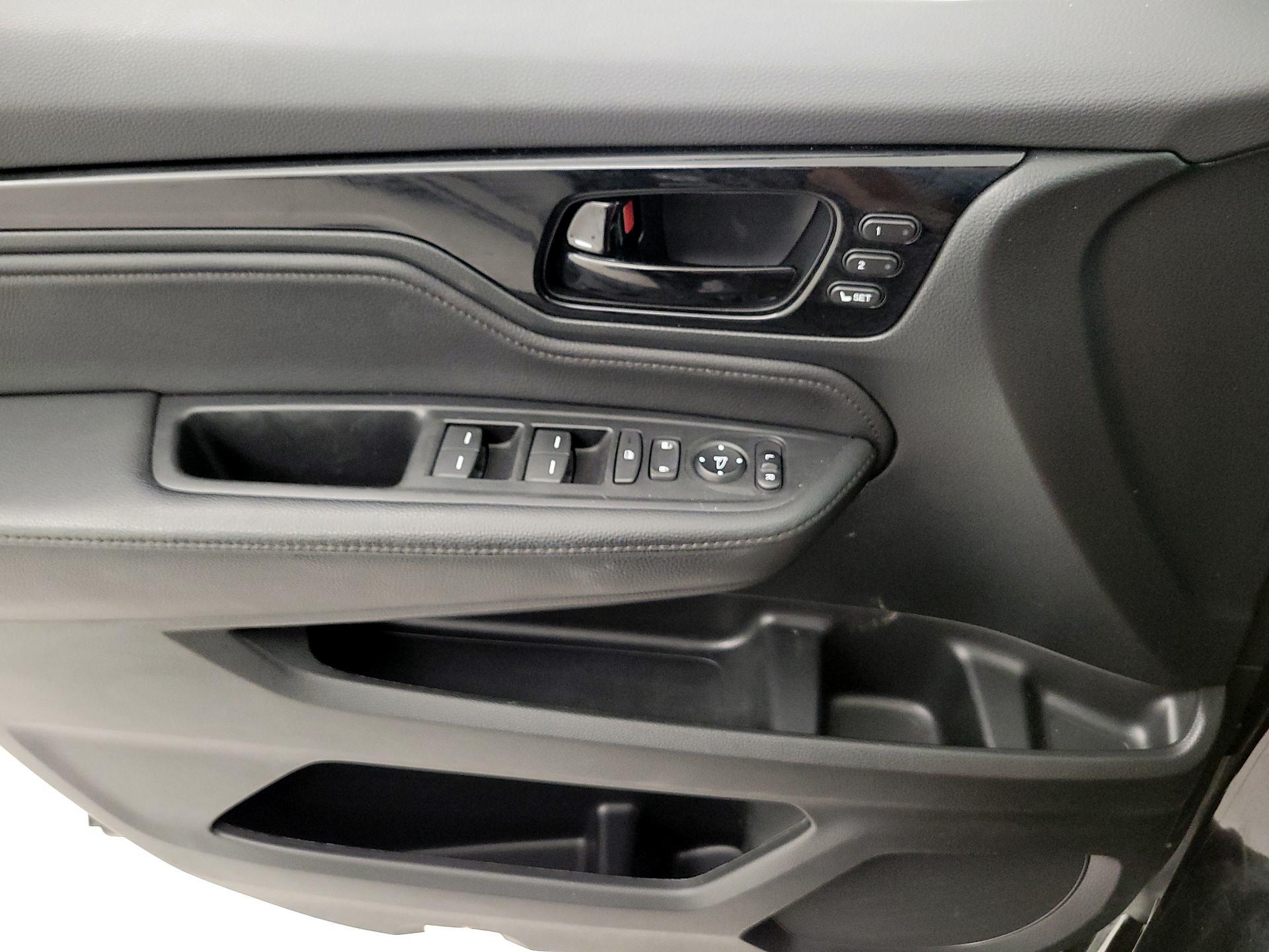 Thumbnail: 2023 Honda Odyssey - 12