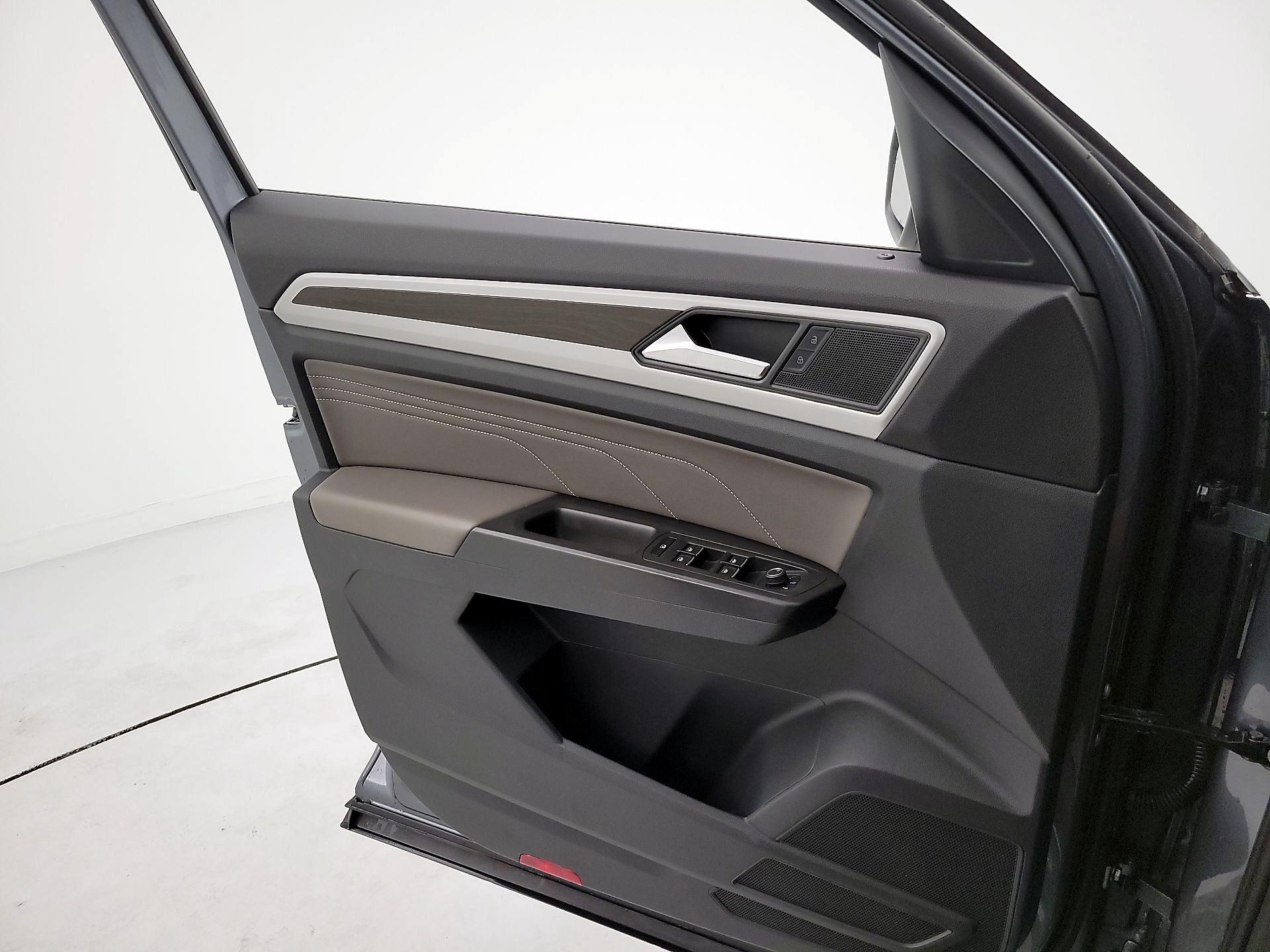 Thumbnail: 2022 Volkswagen Atlas - 12