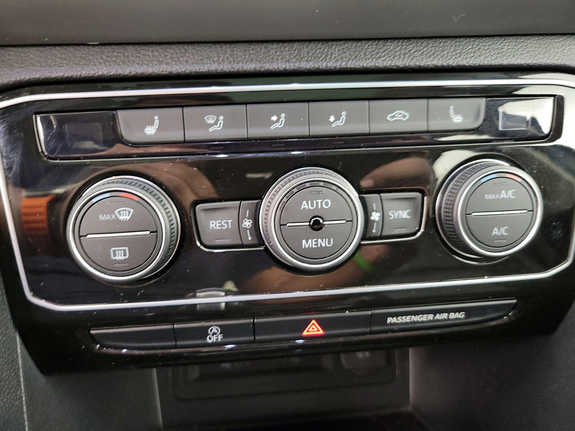 Thumbnail: 2022 Volkswagen Atlas - 16