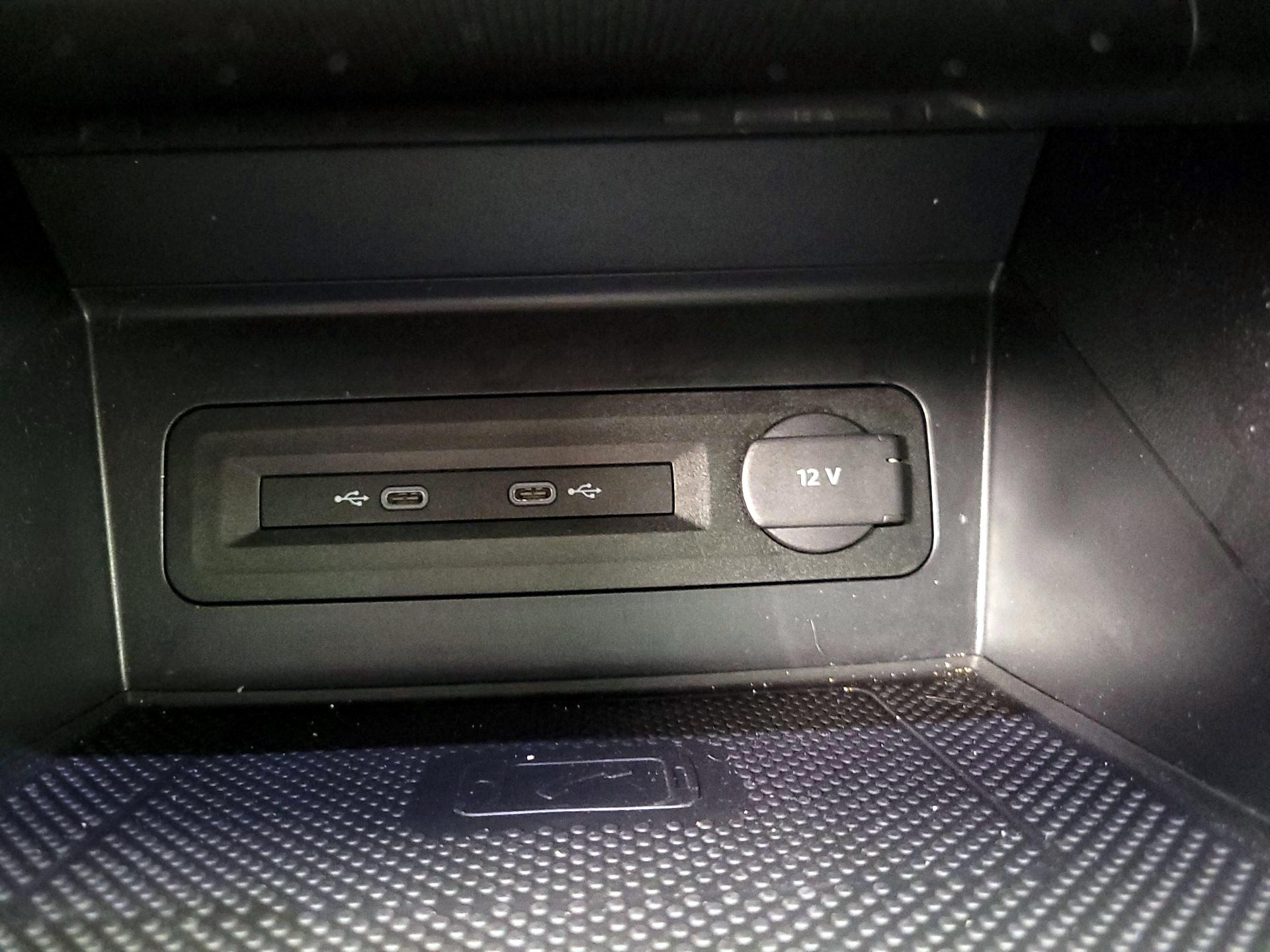 Thumbnail: 2022 Volkswagen Atlas - 18