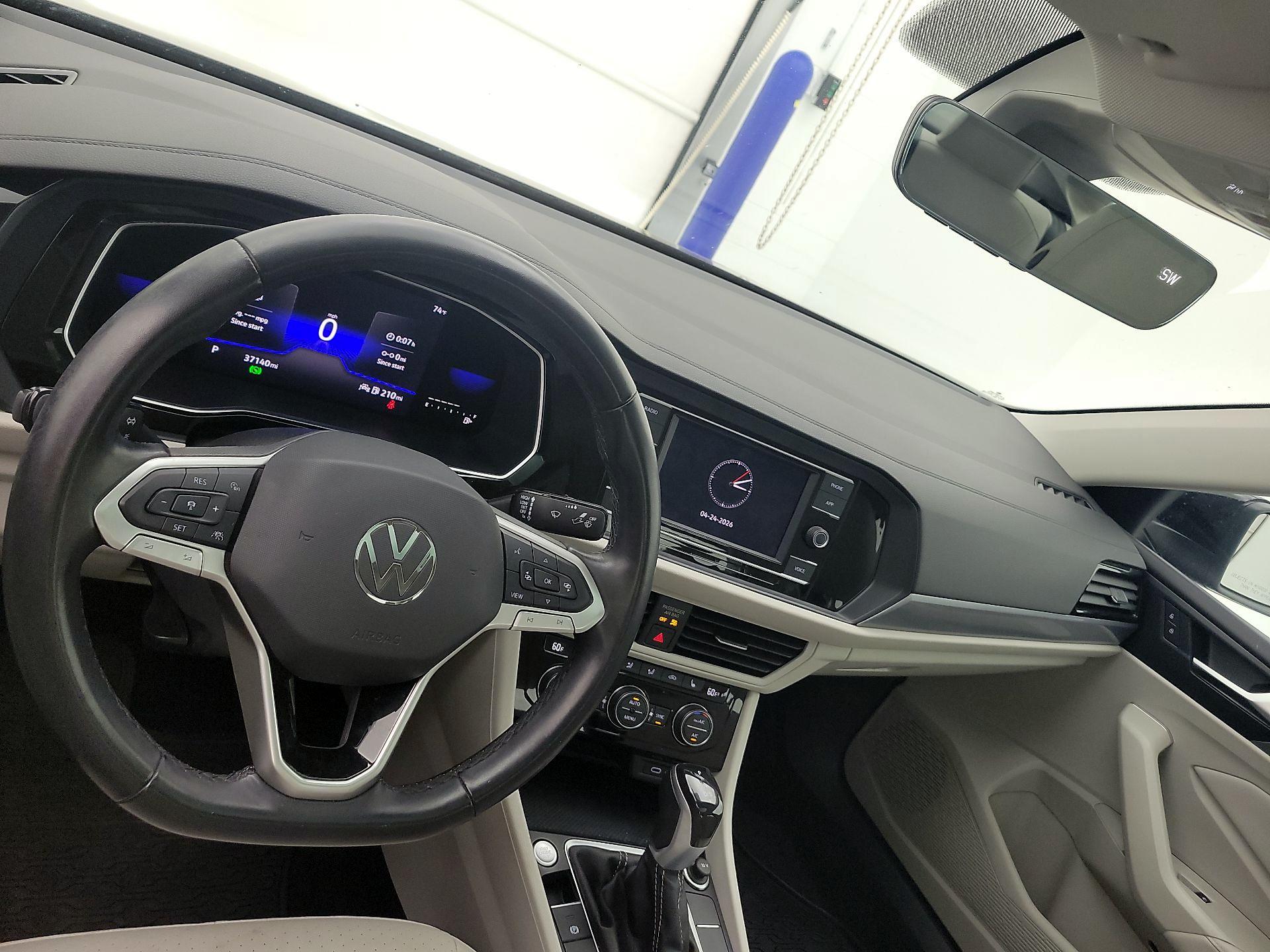 Thumbnail: 2022 Volkswagen Jetta - 9