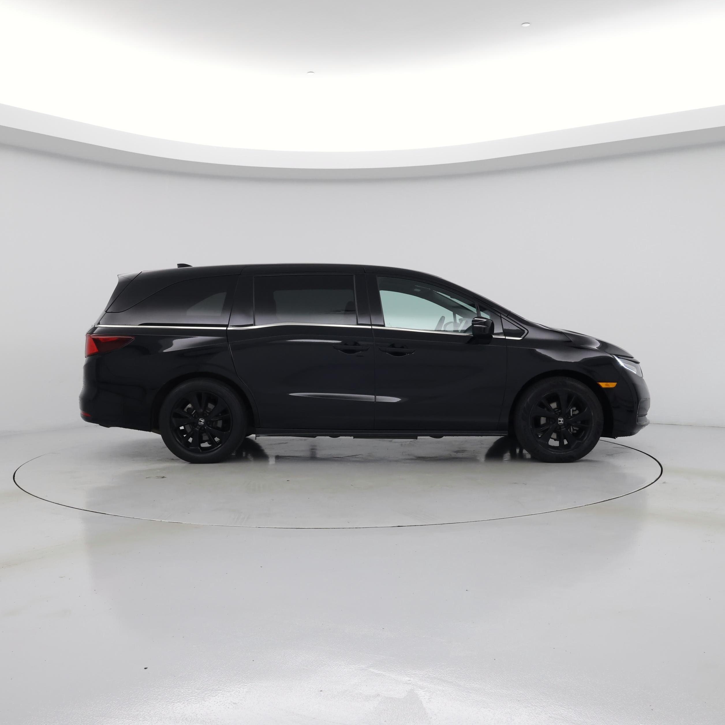 Thumbnail: 2023 Honda Odyssey - 7