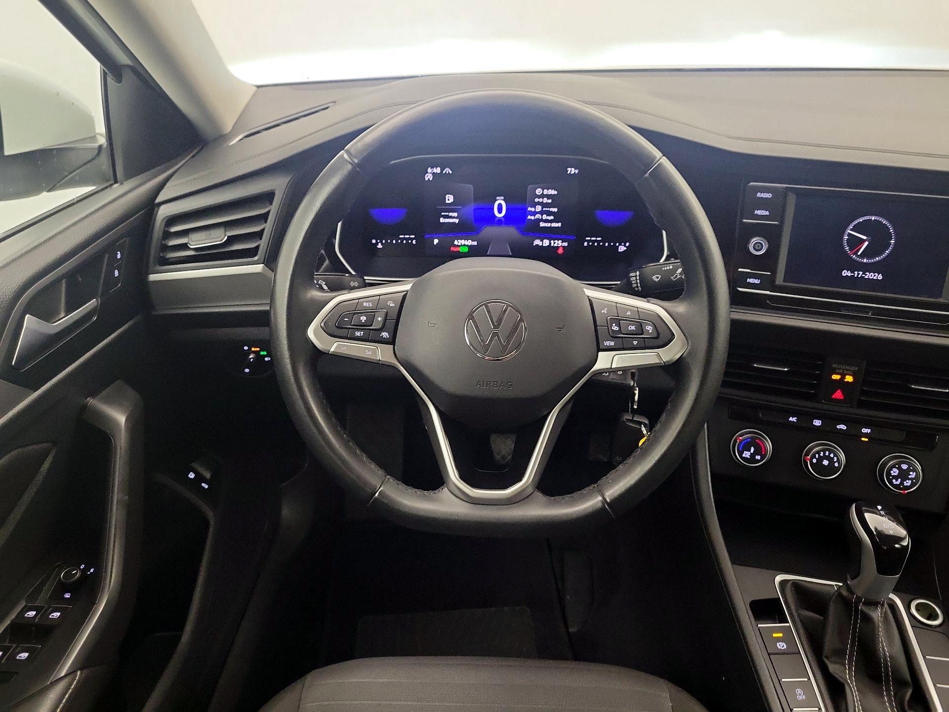 Thumbnail: 2024 Volkswagen Jetta - 10